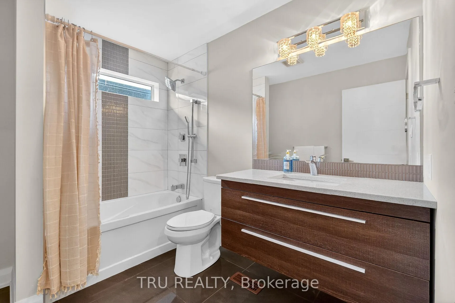 Photo 24 of 839 Riddell Avenue N, Ottawa, McKellar Heights/Glabar Park — HOMEH