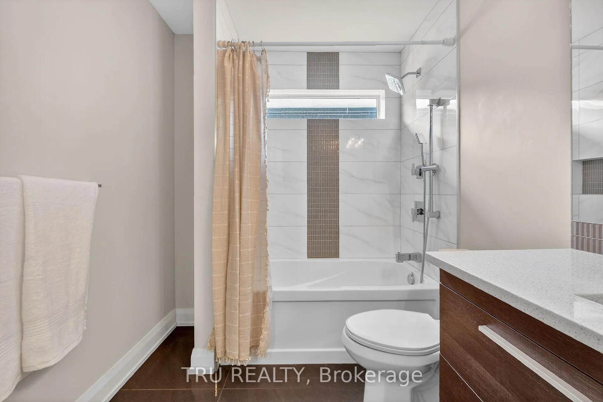 Photo 25 of 839 Riddell Avenue N, Ottawa, McKellar Heights/Glabar Park — HOMEH
