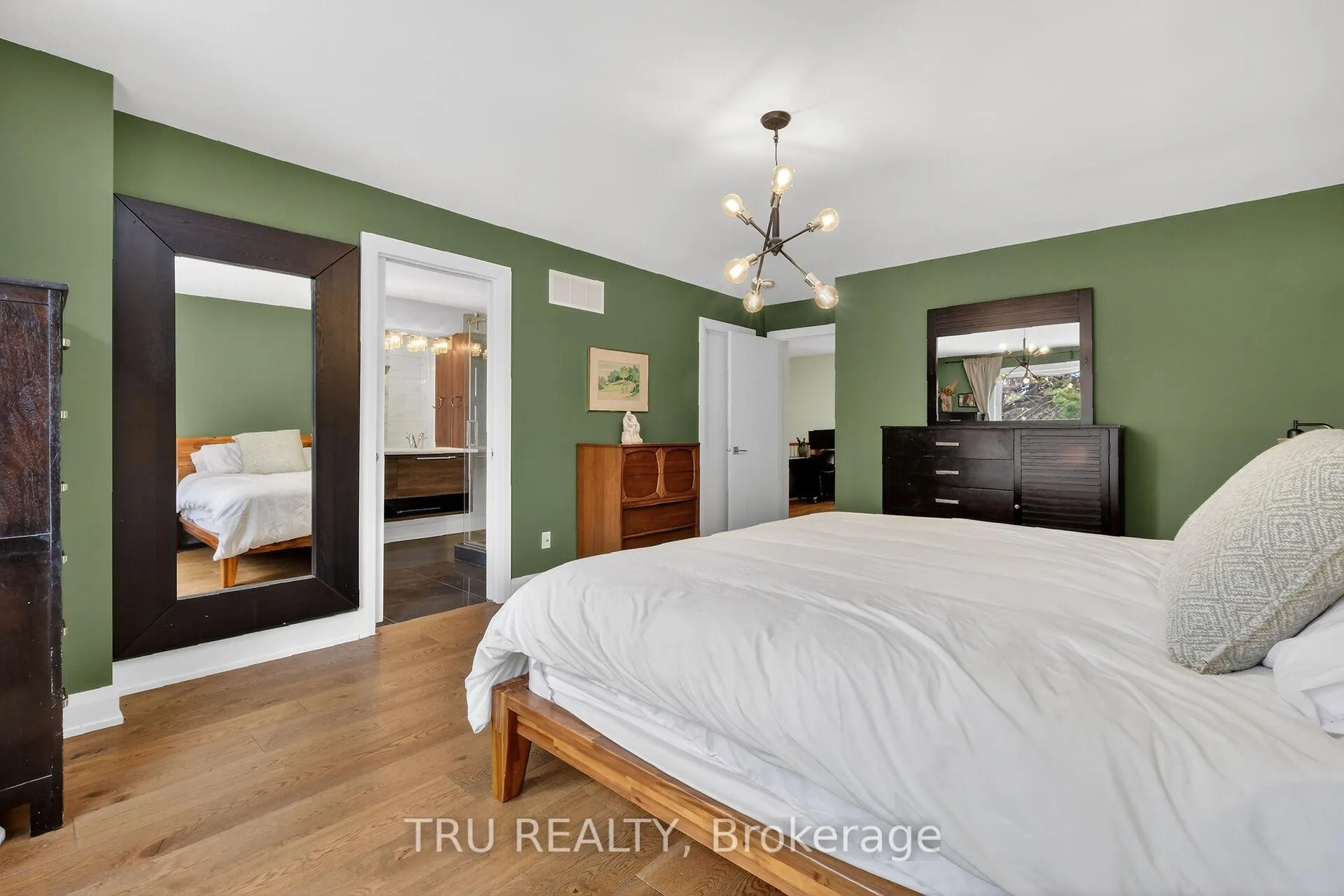 Photo 28 of 839 Riddell Avenue N, Ottawa, McKellar Heights/Glabar Park — HOMEH