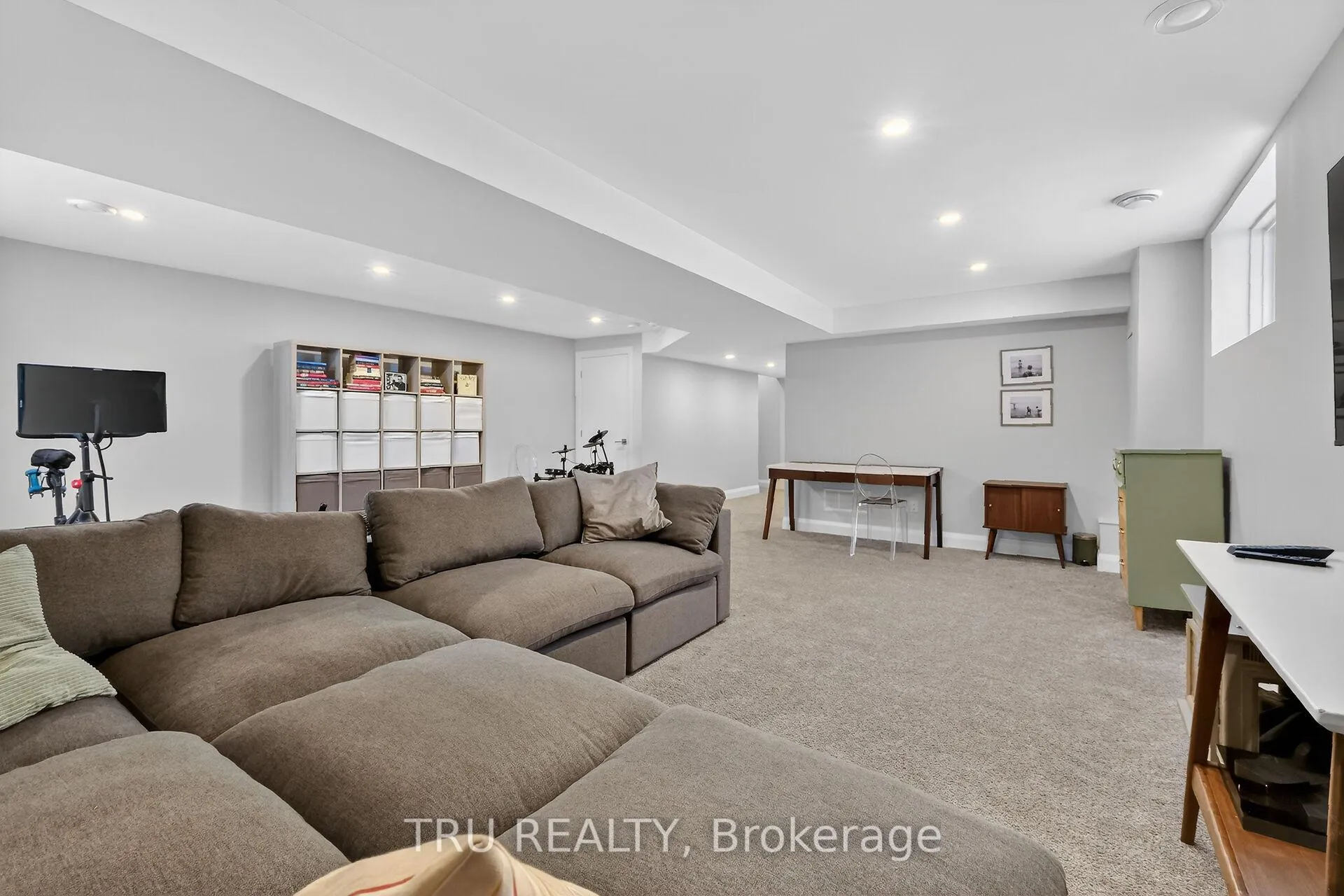 Photo 32 of 839 Riddell Avenue N, Ottawa, McKellar Heights/Glabar Park — HOMEH