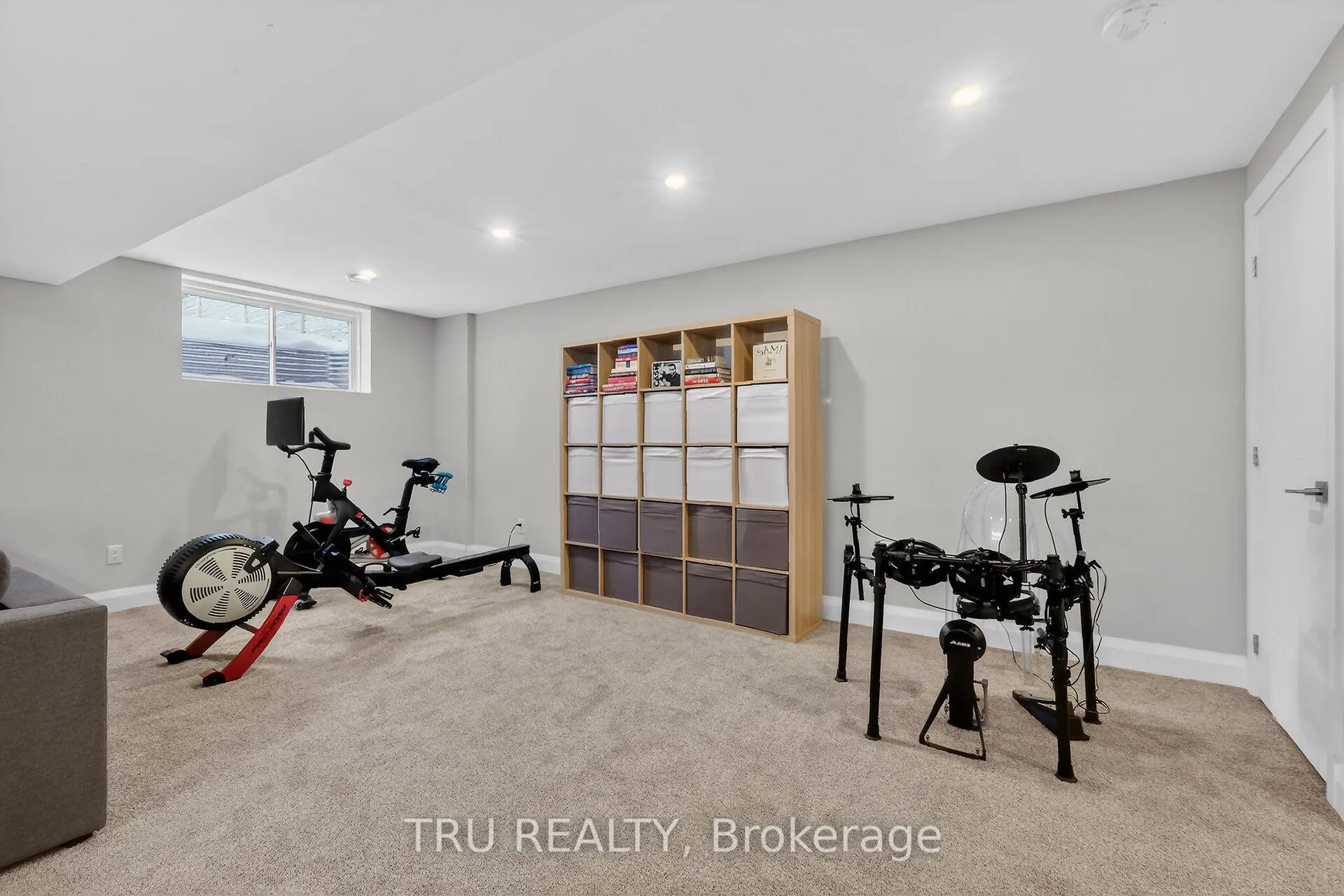 Photo 33 of 839 Riddell Avenue N, Ottawa, McKellar Heights/Glabar Park — HOMEH