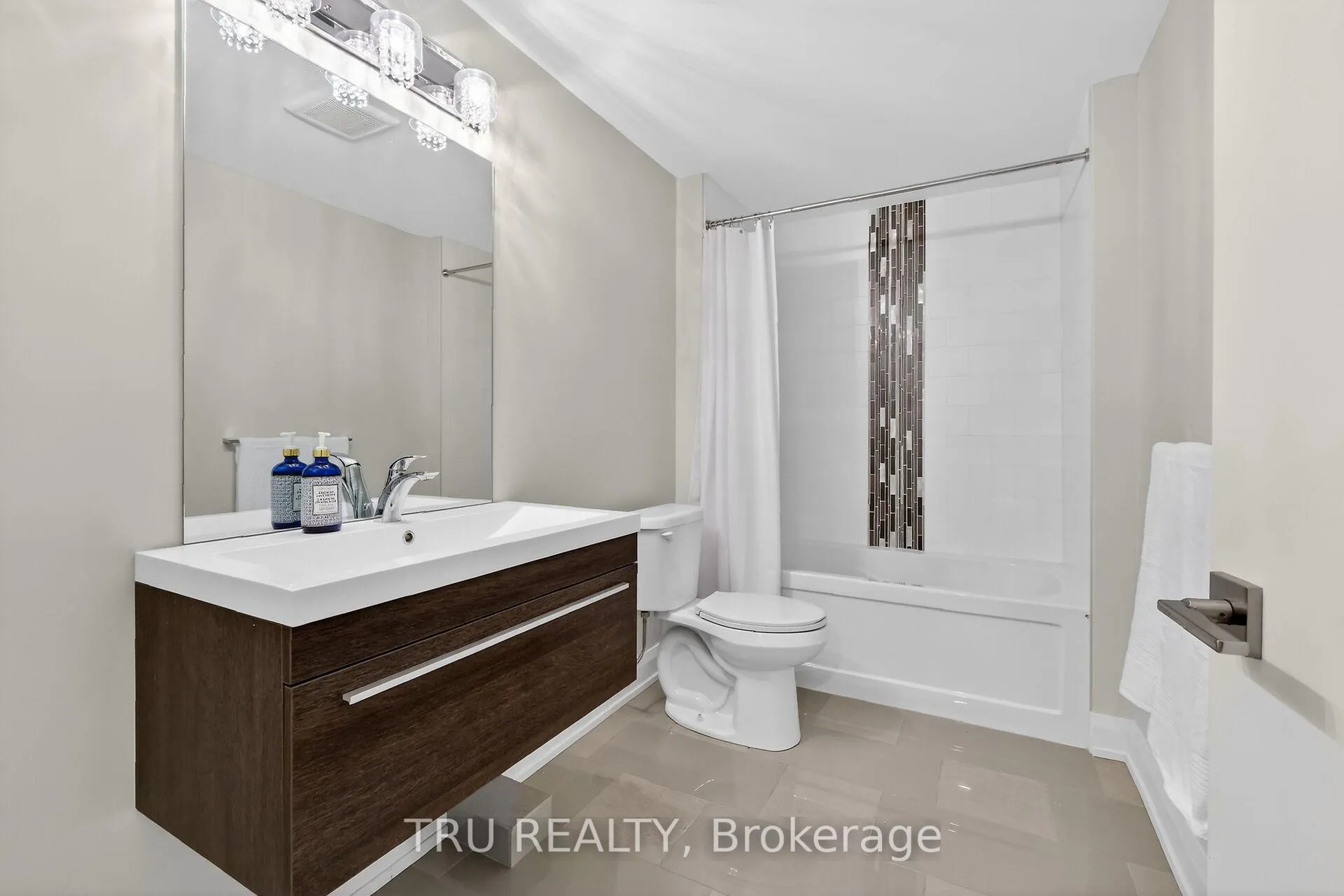 Photo 34 of 839 Riddell Avenue N, Ottawa, McKellar Heights/Glabar Park — HOMEH