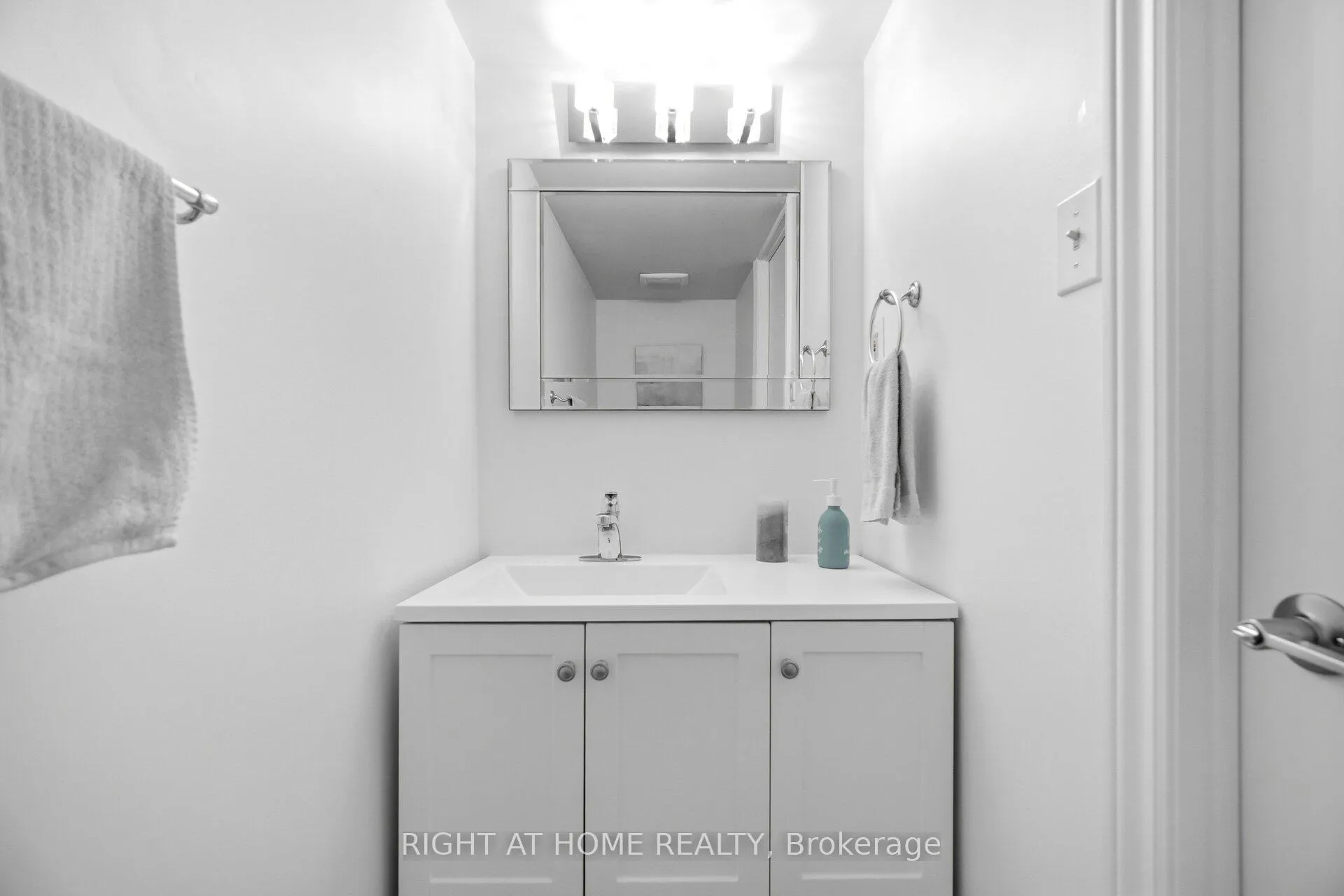 Photo 6 of Unit 533, 895 Maple Avenue, Burlington, Brant — HOMEH