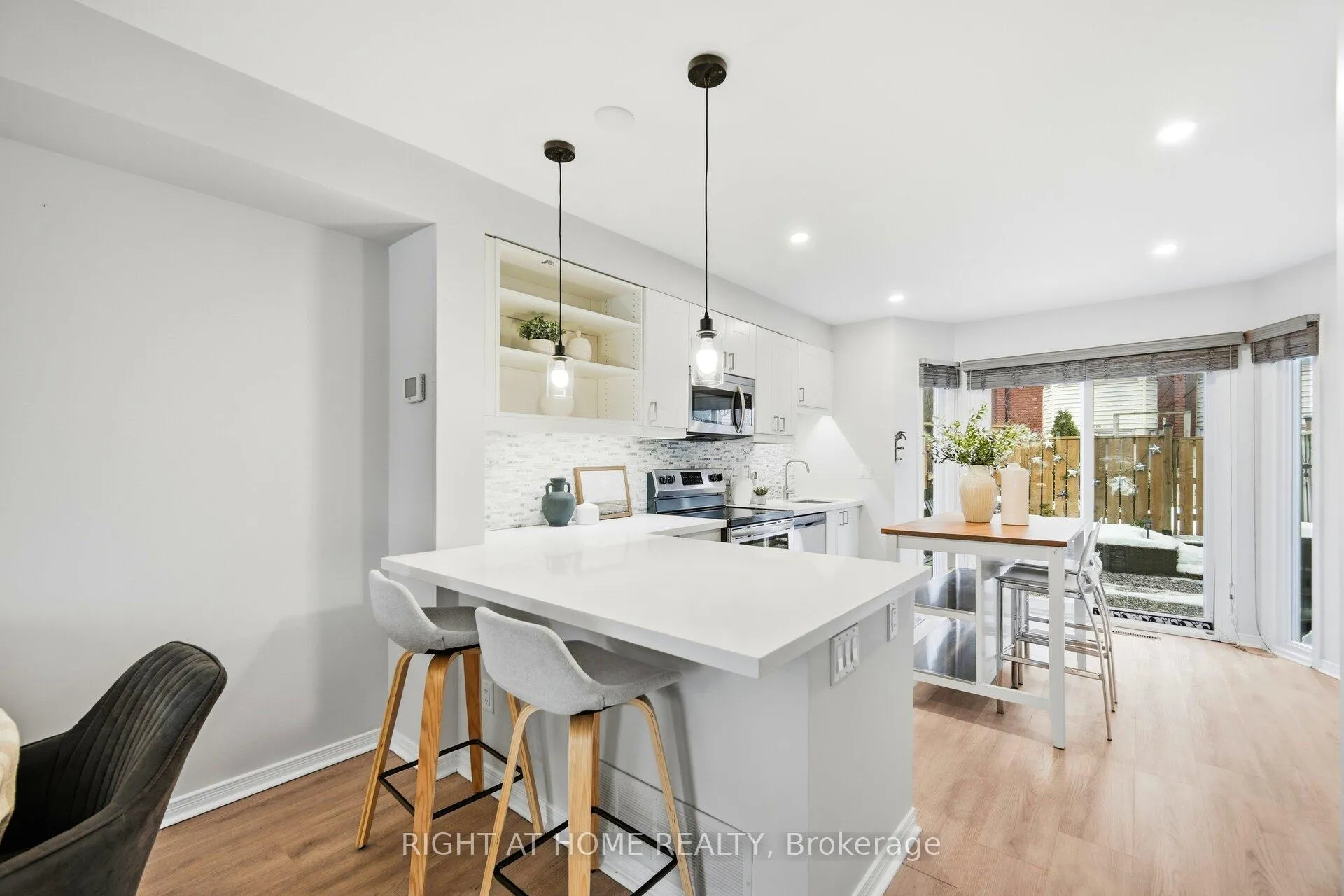 Photo 11 of Unit 533, 895 Maple Avenue, Burlington, Brant — HOMEH