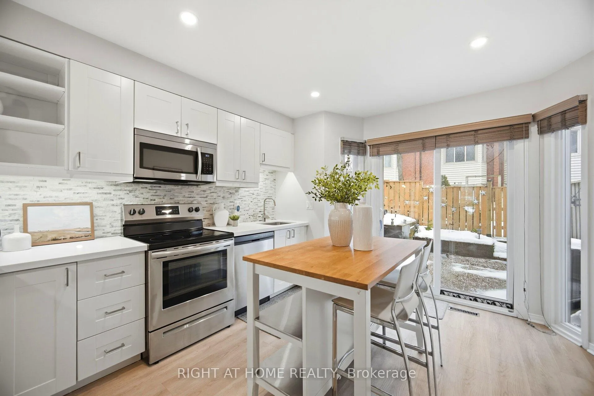 Photo 13 of Unit 533, 895 Maple Avenue, Burlington, Brant — HOMEH