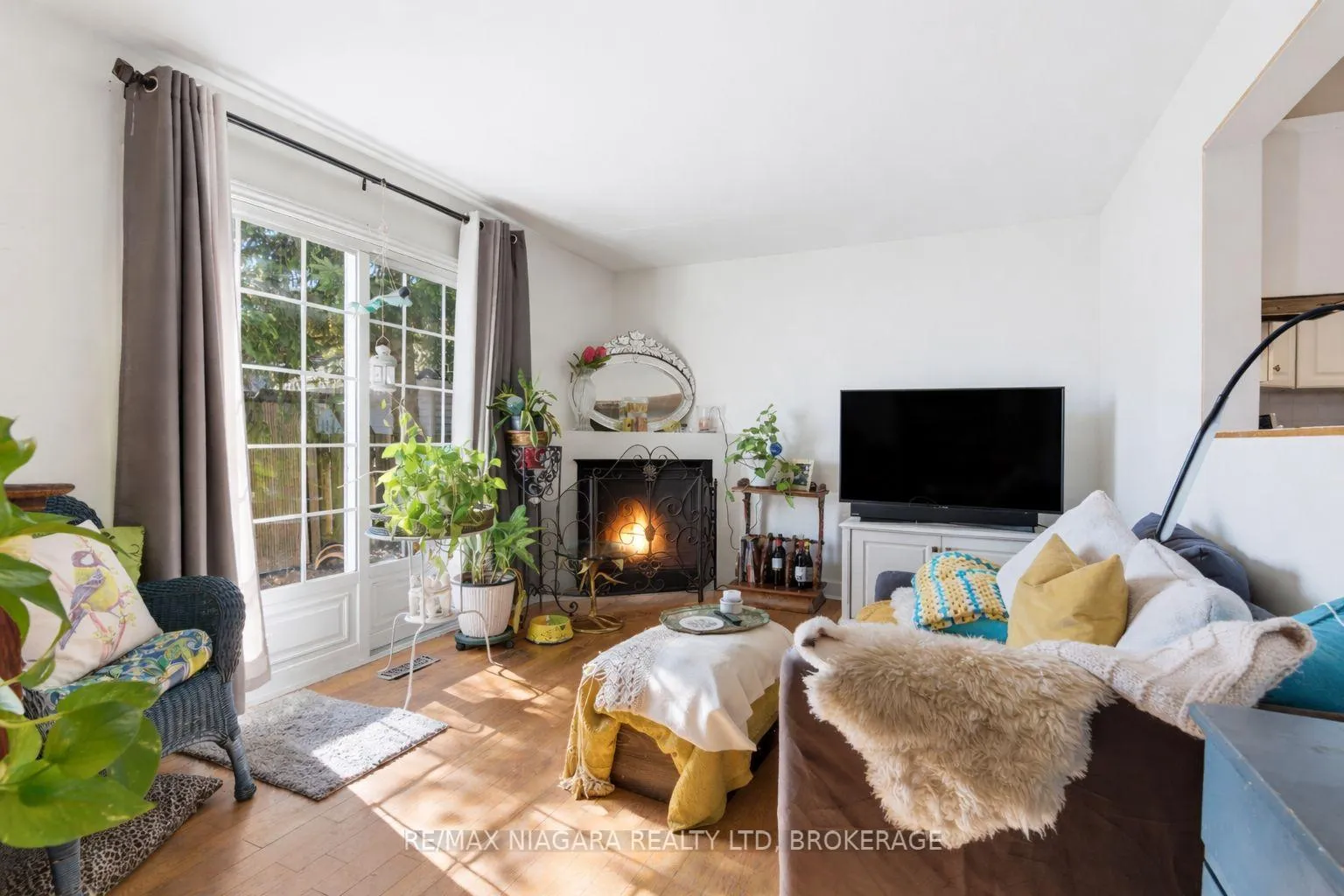 Photo 1 of 5 Pawling Street, St. Catharines, Port Dalhousie — HOMEH