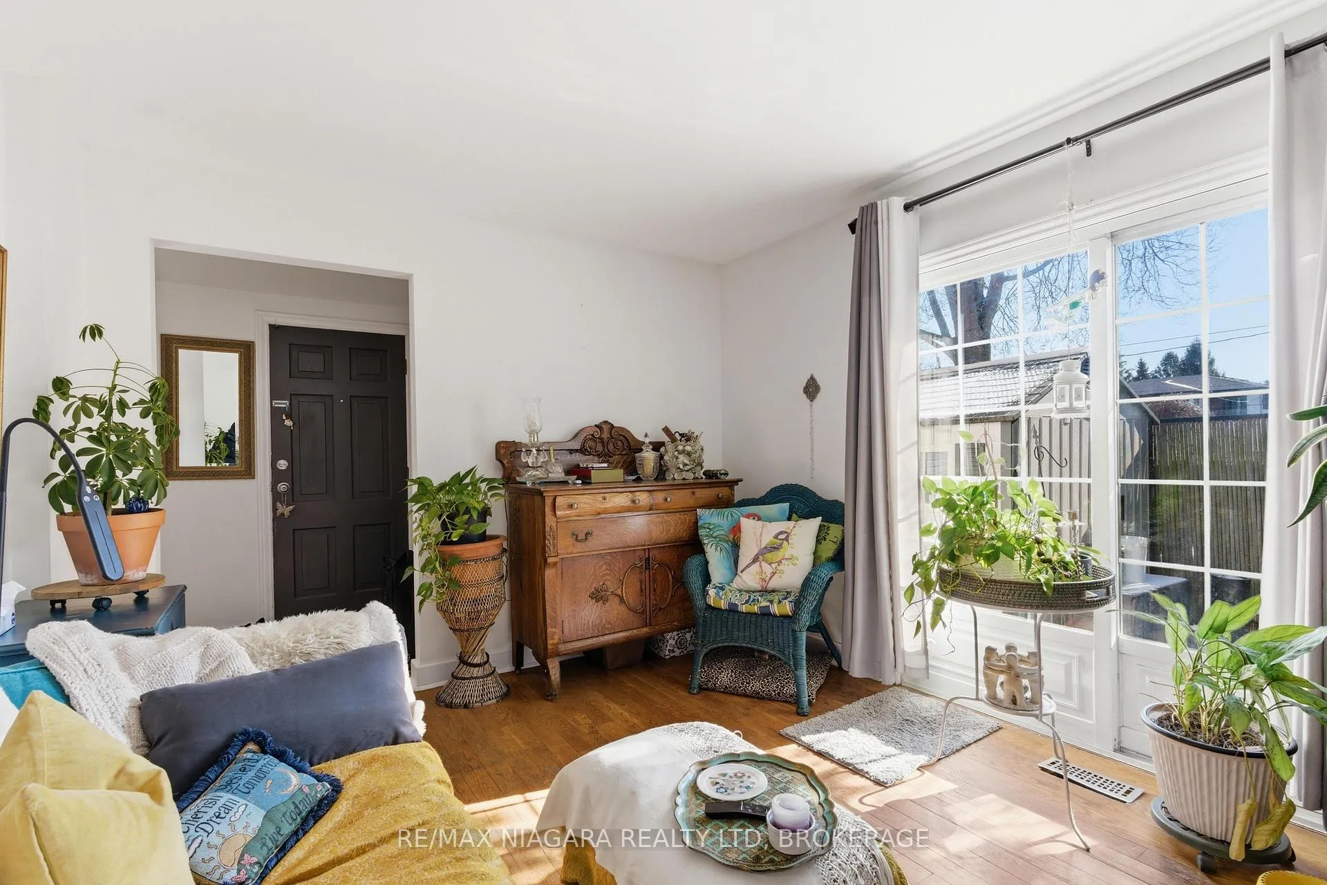 Photo 9 of 5 Pawling Street, St. Catharines, Port Dalhousie — HOMEH