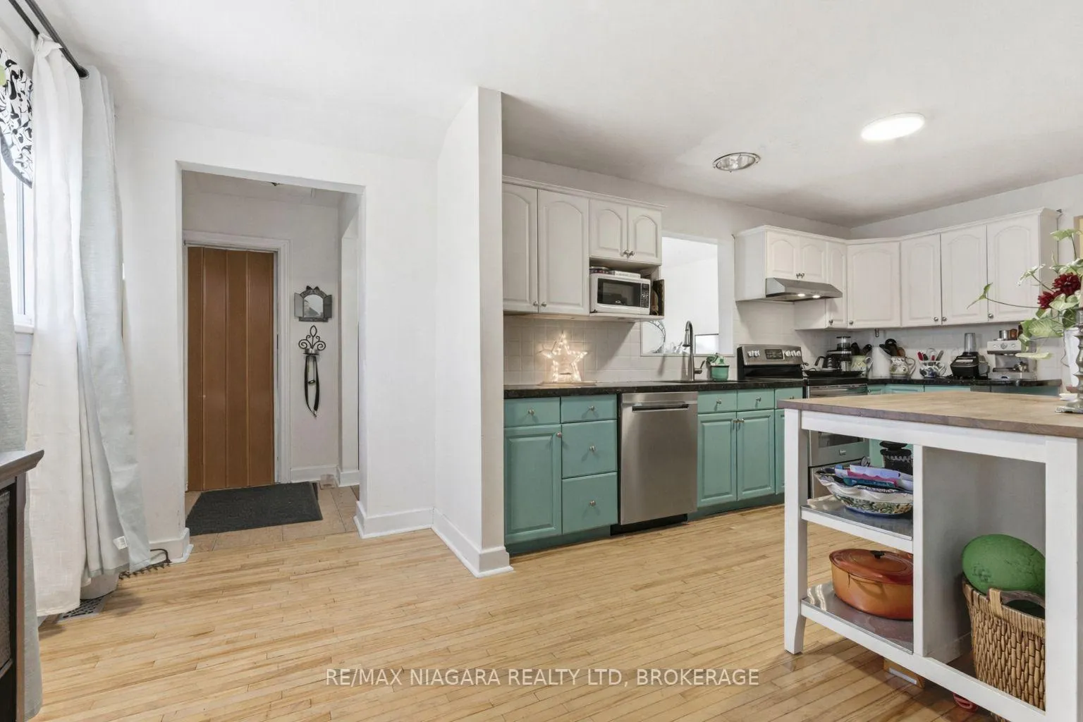 Photo 15 of 5 Pawling Street, St. Catharines, Port Dalhousie — HOMEH