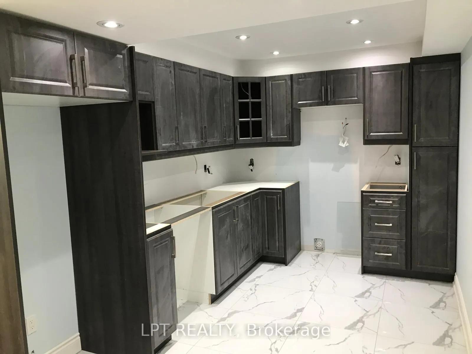Photo 2 of 90 Lloyd Sanderson Drive, Brampton, Credit Valley — HOMEH