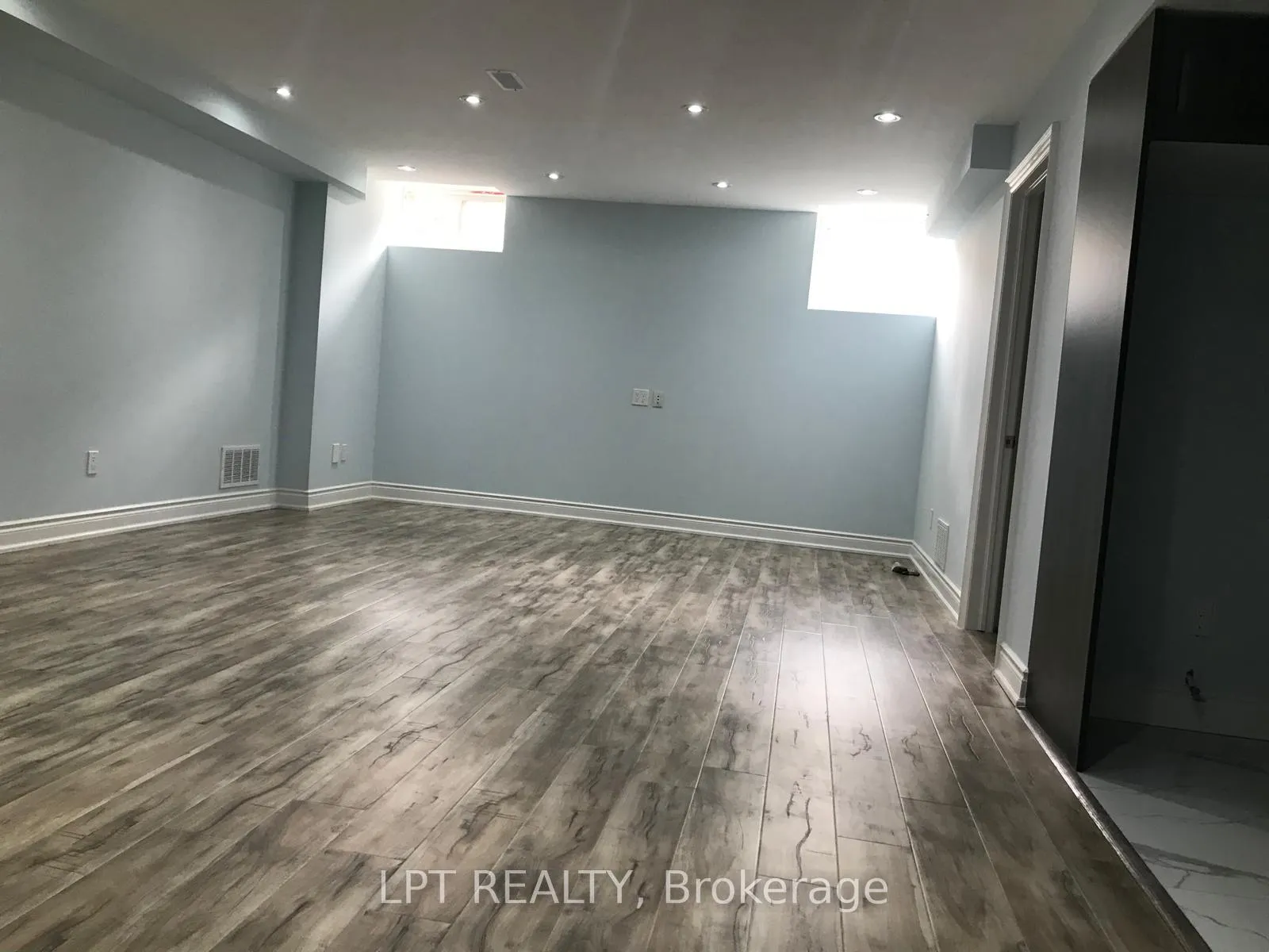 Photo 8 of 90 Lloyd Sanderson Drive, Brampton, Credit Valley — HOMEH
