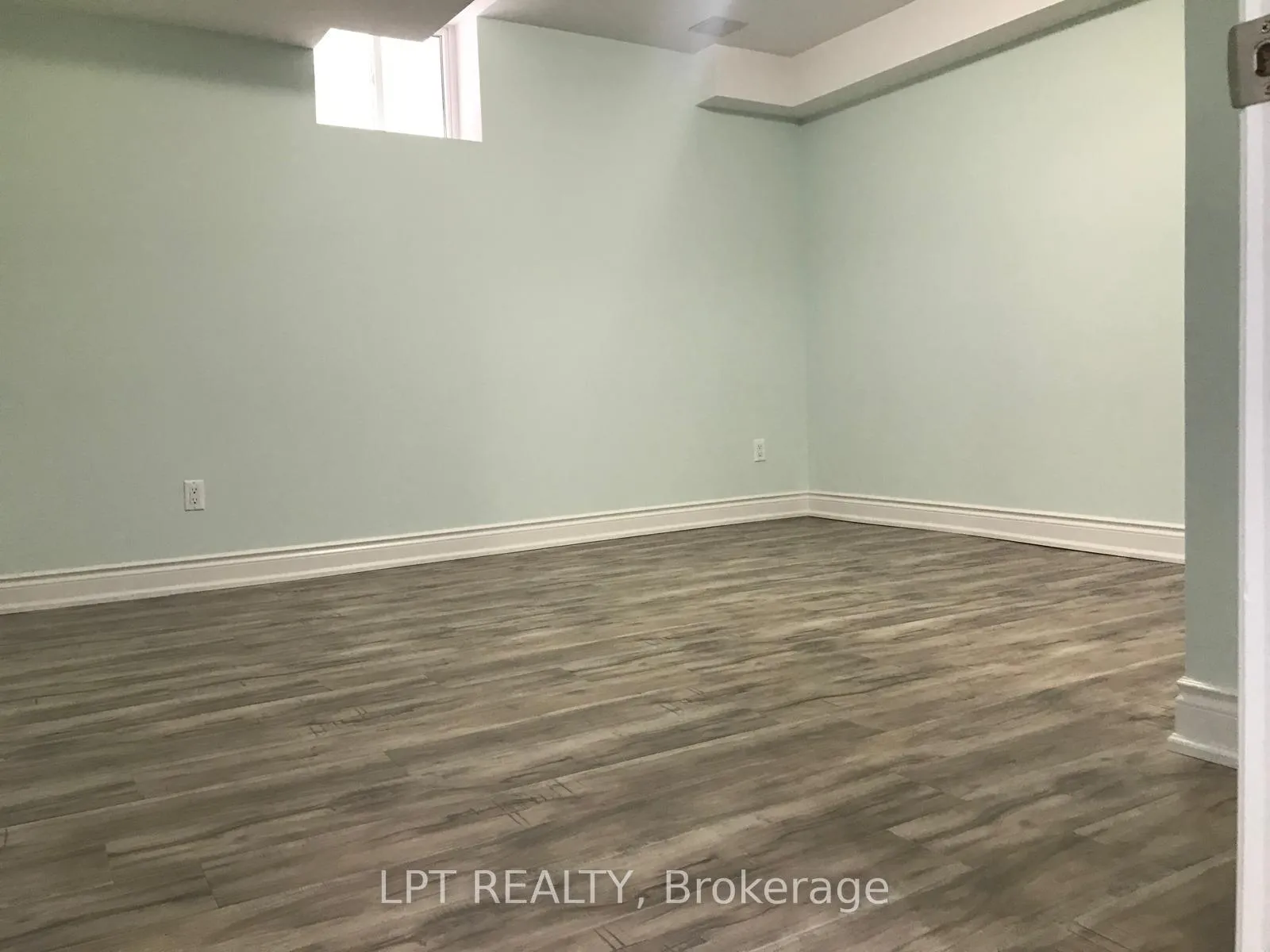Photo 11 of 90 Lloyd Sanderson Drive, Brampton, Credit Valley — HOMEH