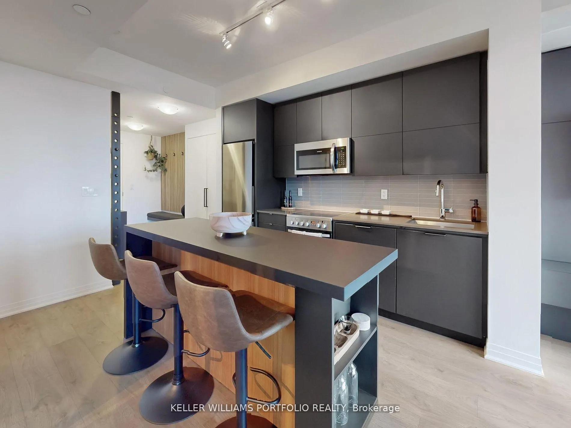 Photo 7 of Unit 622, 2301 Danforth Avenue, Toronto, East End-Danforth — HOMEH
