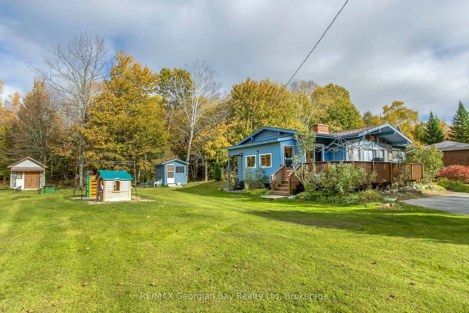 Photo 24 of 69 Albert Avenue, Tiny, Rural Tiny — HOMEH