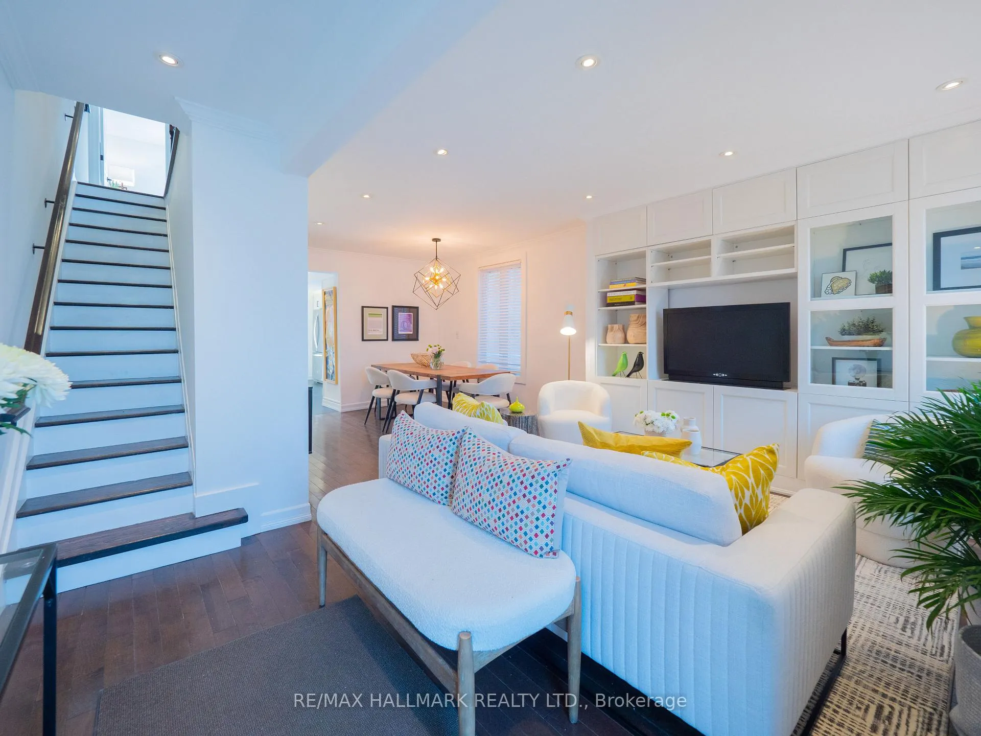 Photo 2 of 71 Ashdale Avenue, Toronto, Greenwood-Coxwell — HOMEH