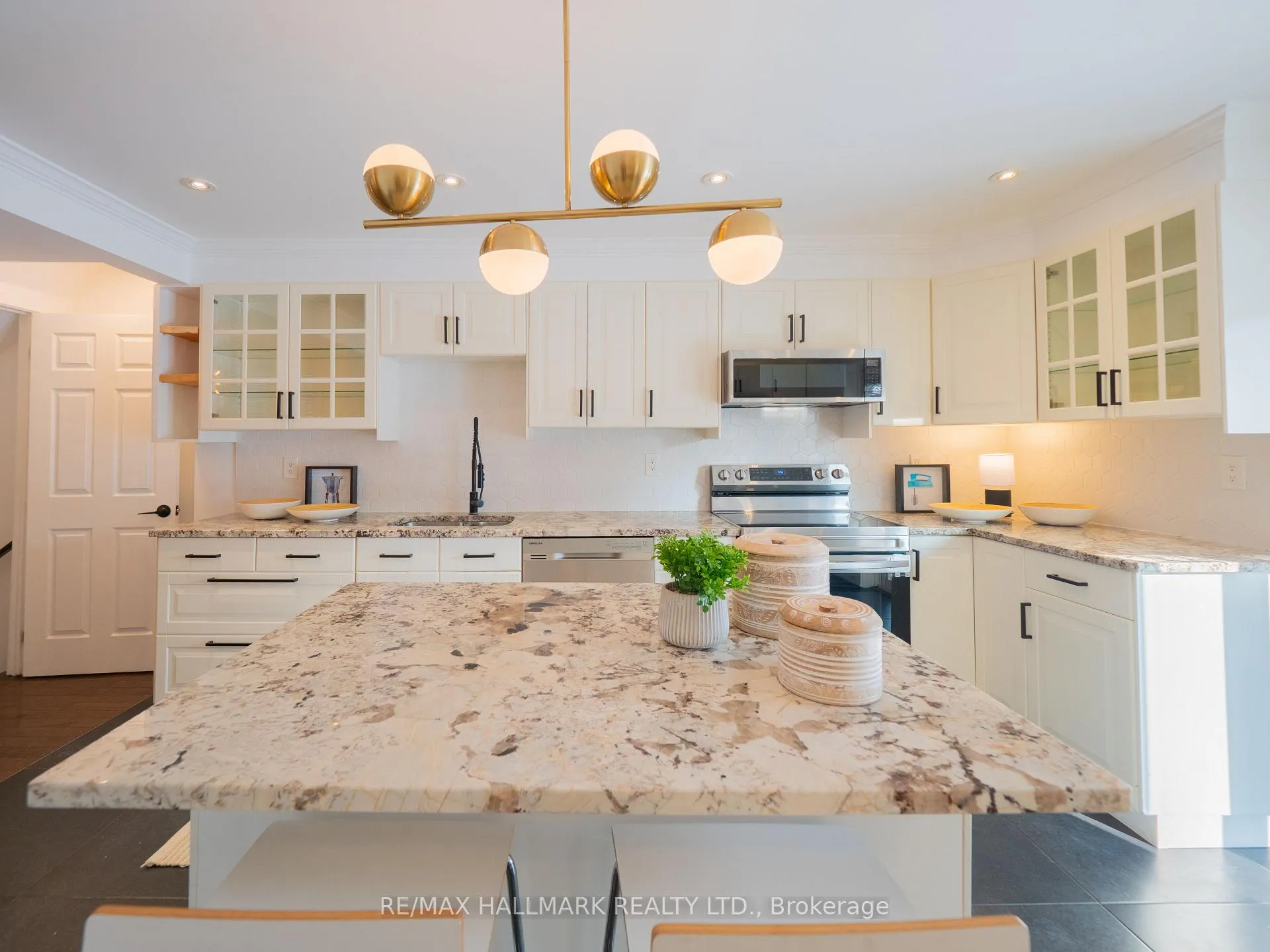 Photo 16 of 71 Ashdale Avenue, Toronto, Greenwood-Coxwell — HOMEH
