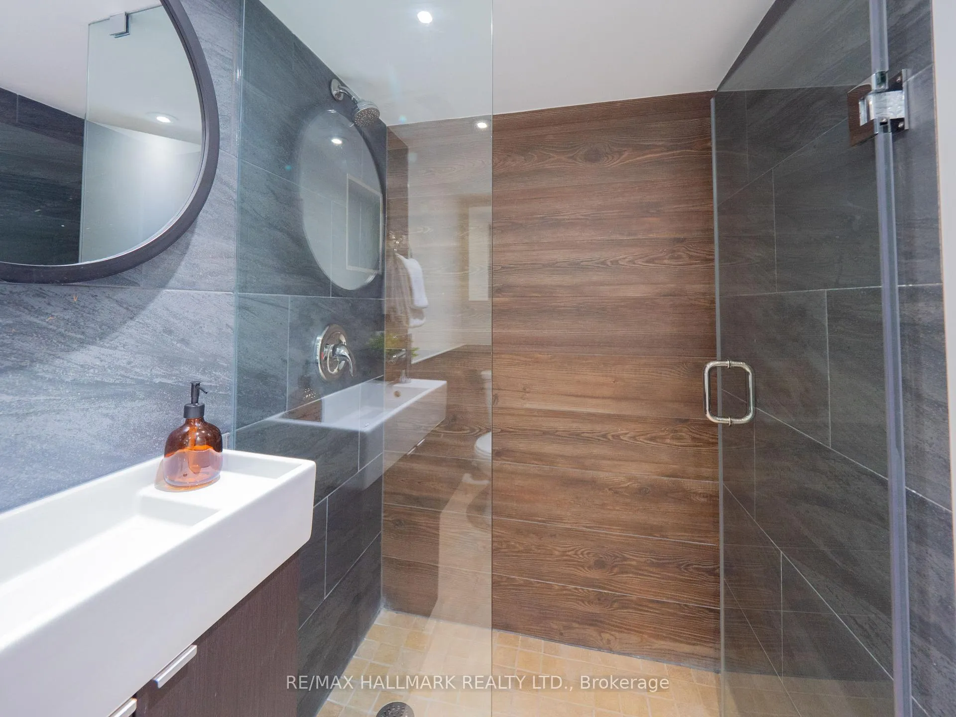 Photo 41 of 71 Ashdale Avenue, Toronto, Greenwood-Coxwell — HOMEH