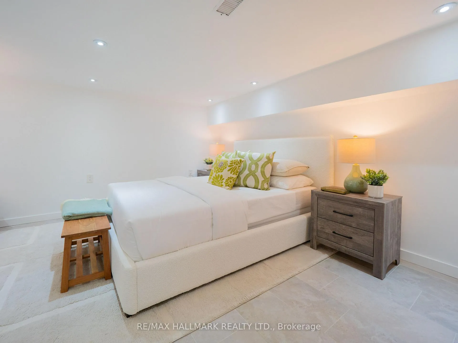 Photo 42 of 71 Ashdale Avenue, Toronto, Greenwood-Coxwell — HOMEH