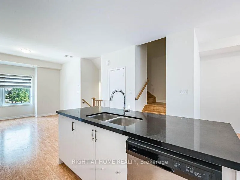 Photo 4 of 21 Lambert Lane, Caledon, Bolton East — HOMEH