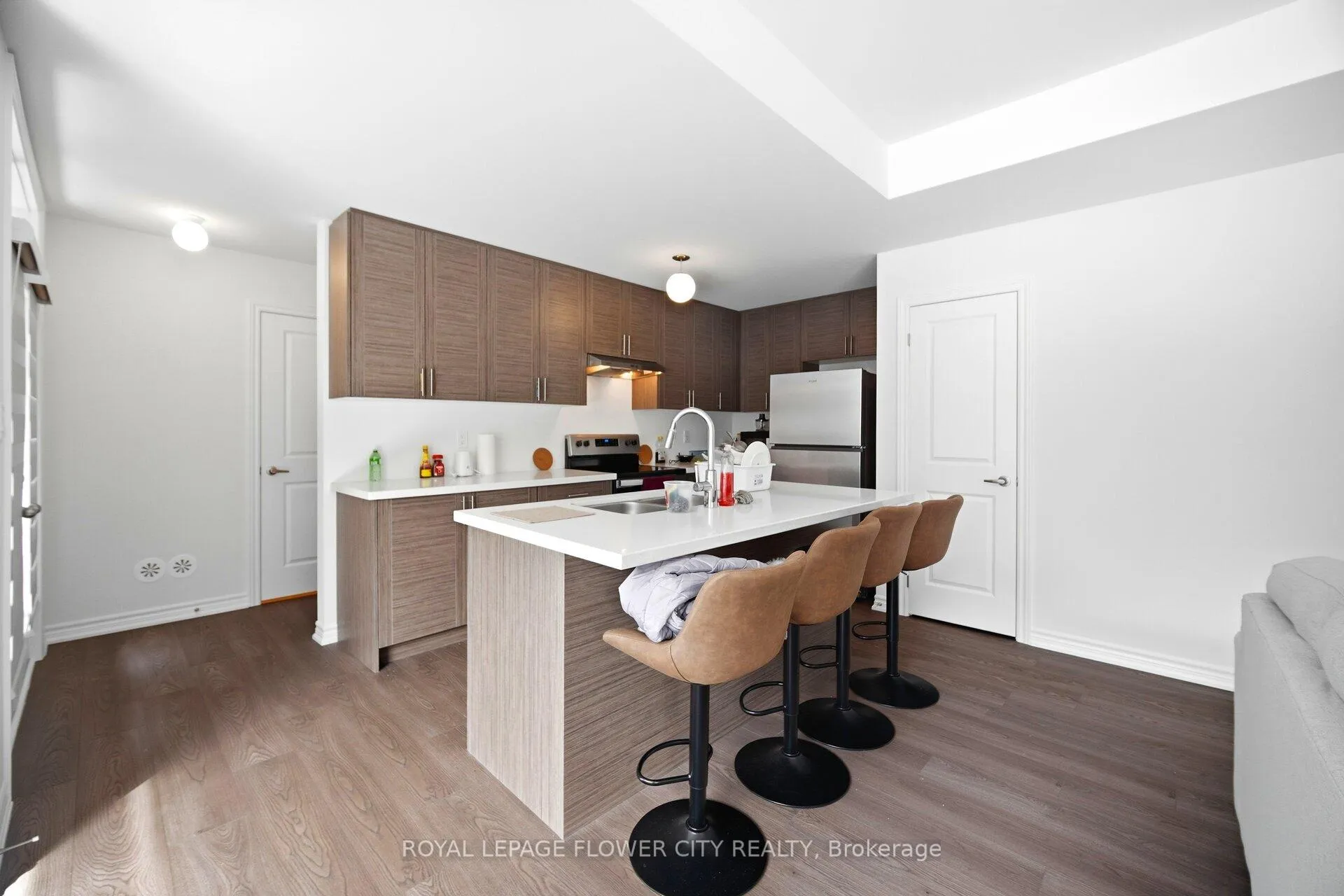 Photo 11 of 174 Petch Avenue, Caledon, Rural Caledon — HOMEH