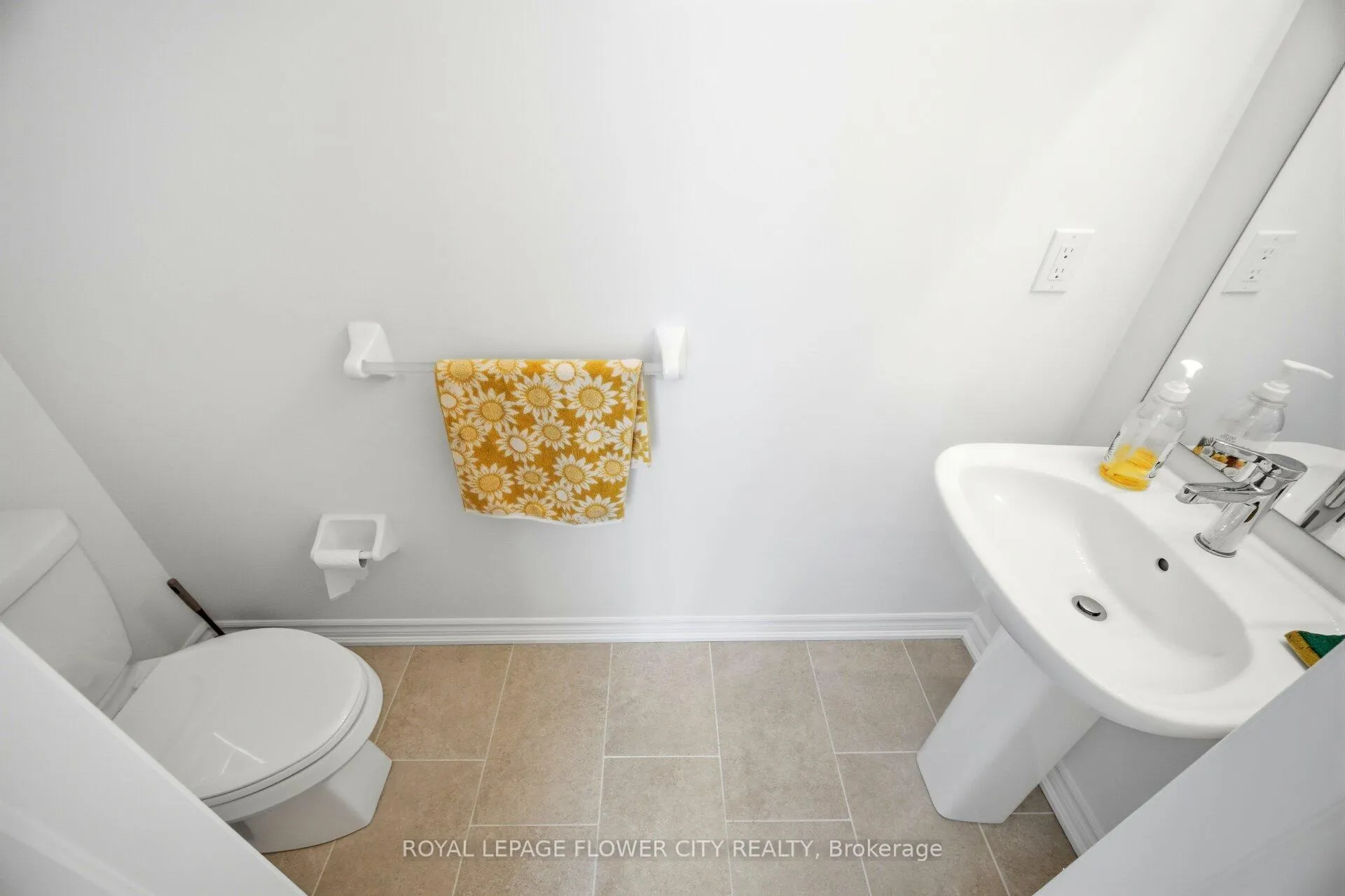 Photo 15 of 174 Petch Avenue, Caledon, Rural Caledon — HOMEH