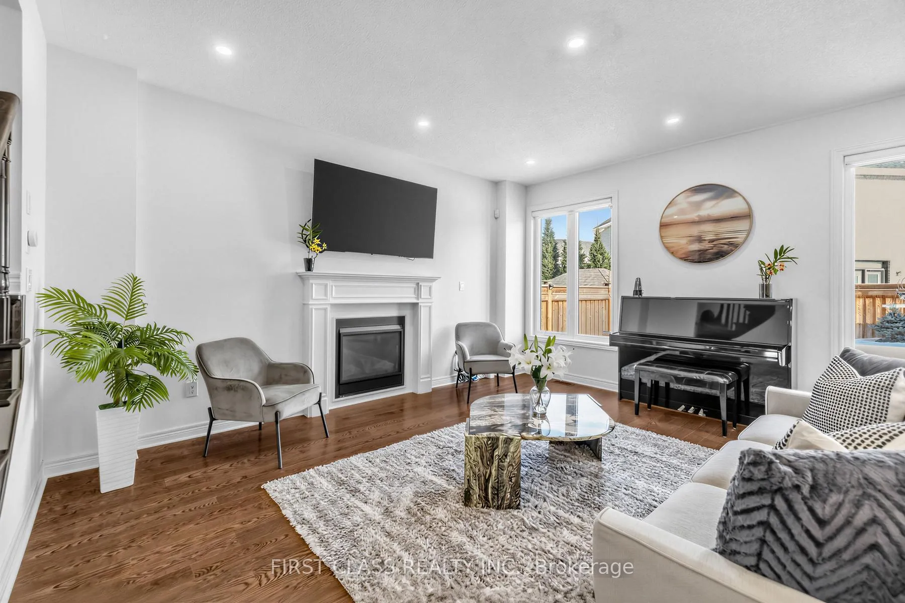 Photo 6 of 275 William Graham Drive, Aurora, Rural Aurora — HOMEH