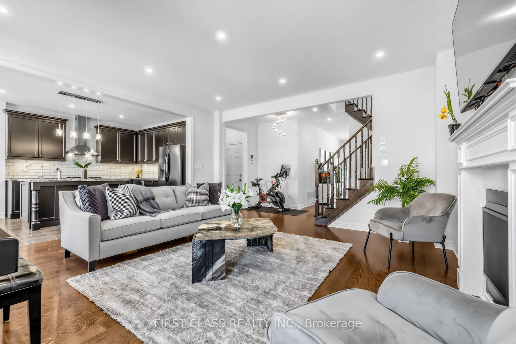 Photo 7 of 275 William Graham Drive, Aurora, Rural Aurora — HOMEH