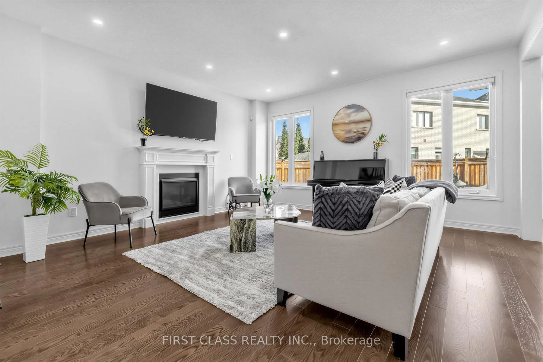 Photo 8 of 275 William Graham Drive, Aurora, Rural Aurora — HOMEH