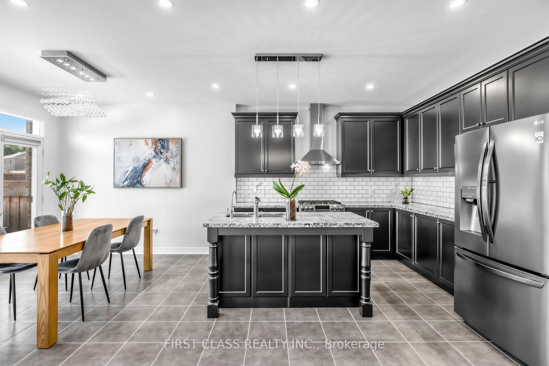 Photo 11 of 275 William Graham Drive, Aurora, Rural Aurora — HOMEH