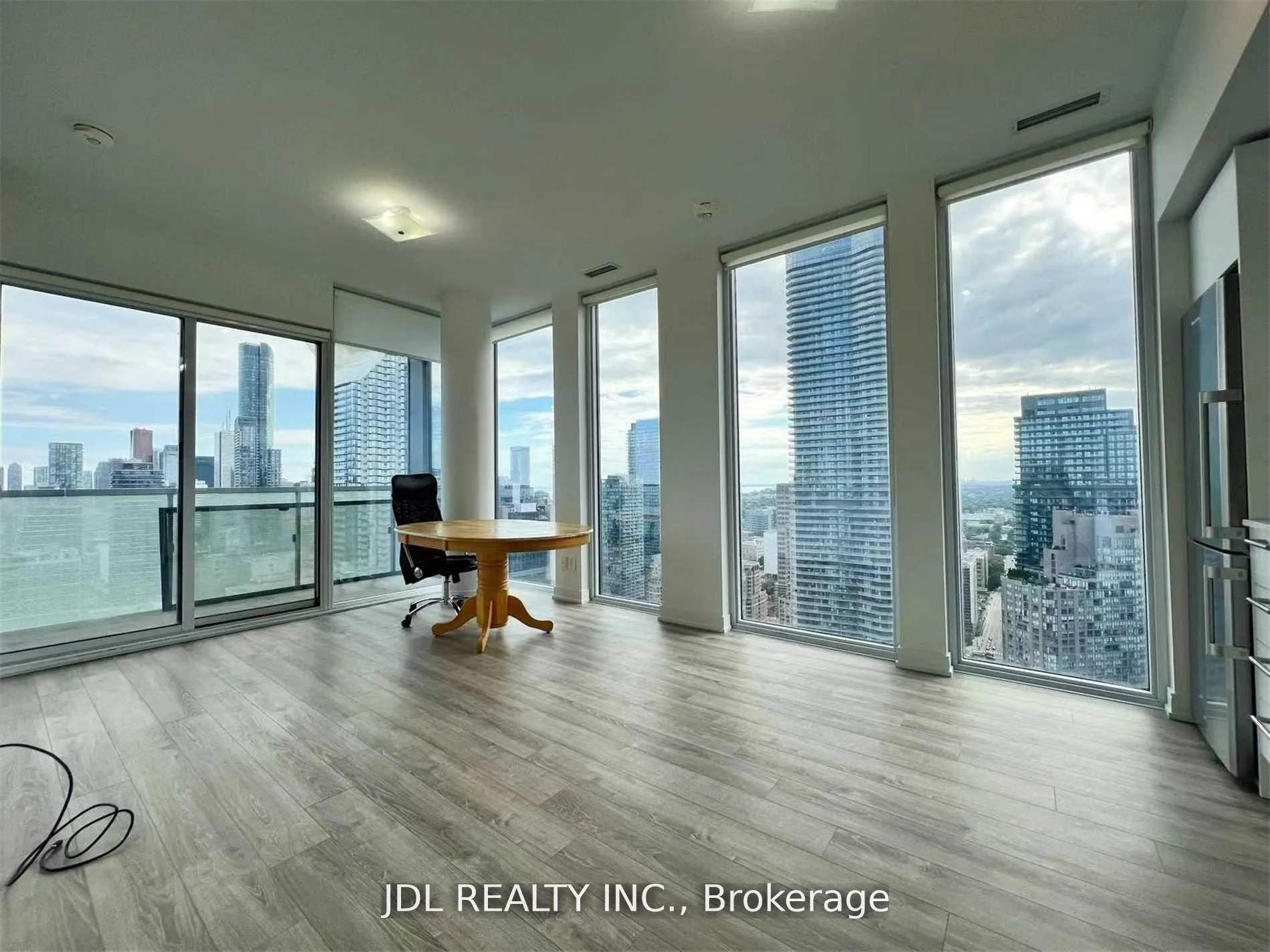 Photo 3 of Unit 3502, 28 Wellesley Street E, Toronto, Church-Yonge Corridor — HOMEH