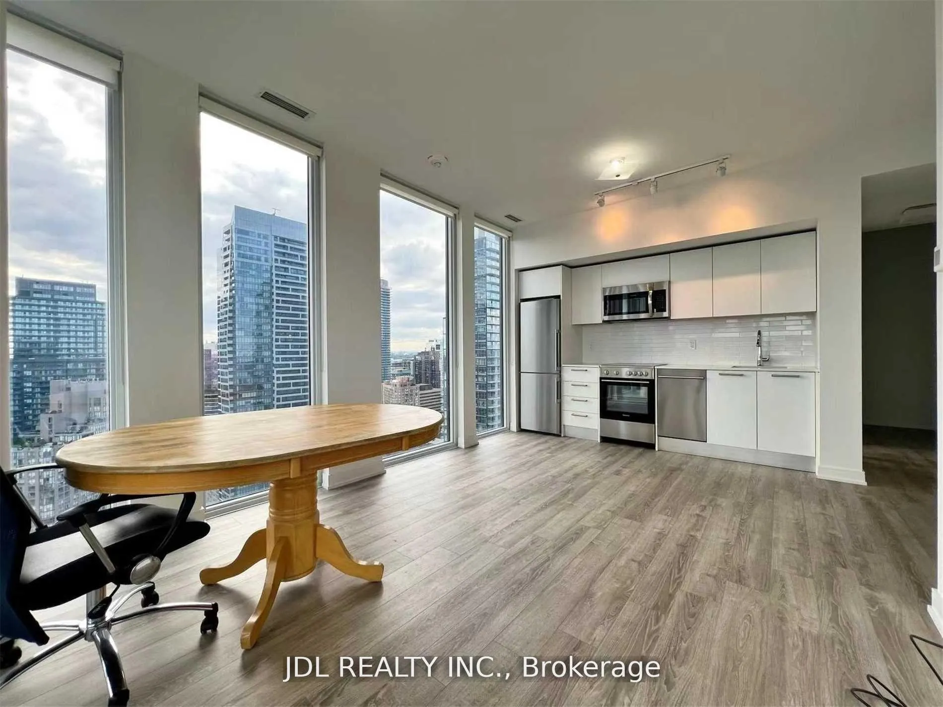Photo 4 of Unit 3502, 28 Wellesley Street E, Toronto, Church-Yonge Corridor — HOMEH
