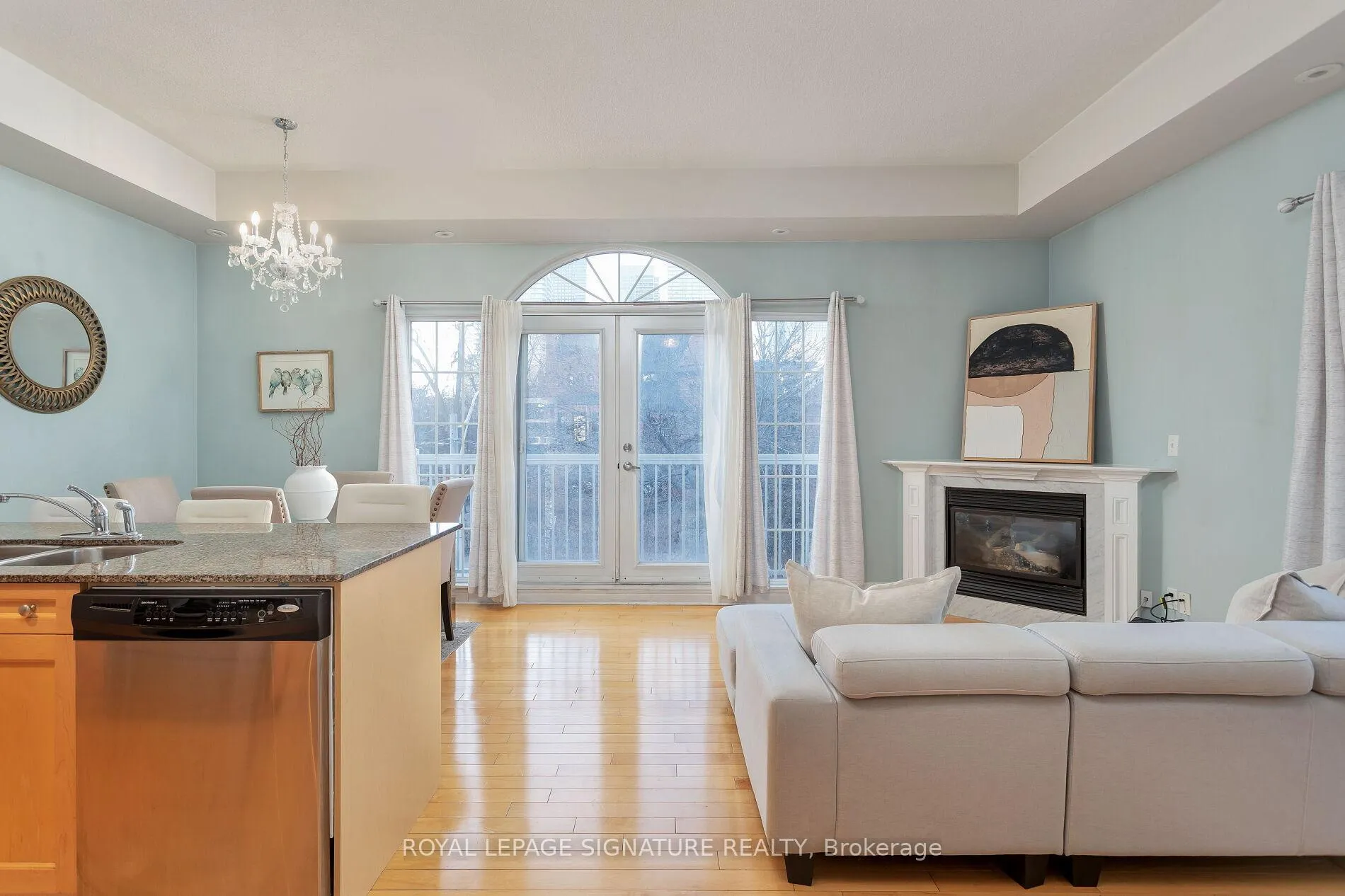 Photo 3 of Unit M8, 539 Jarvis Street, Toronto, North St. James Town — HOMEH