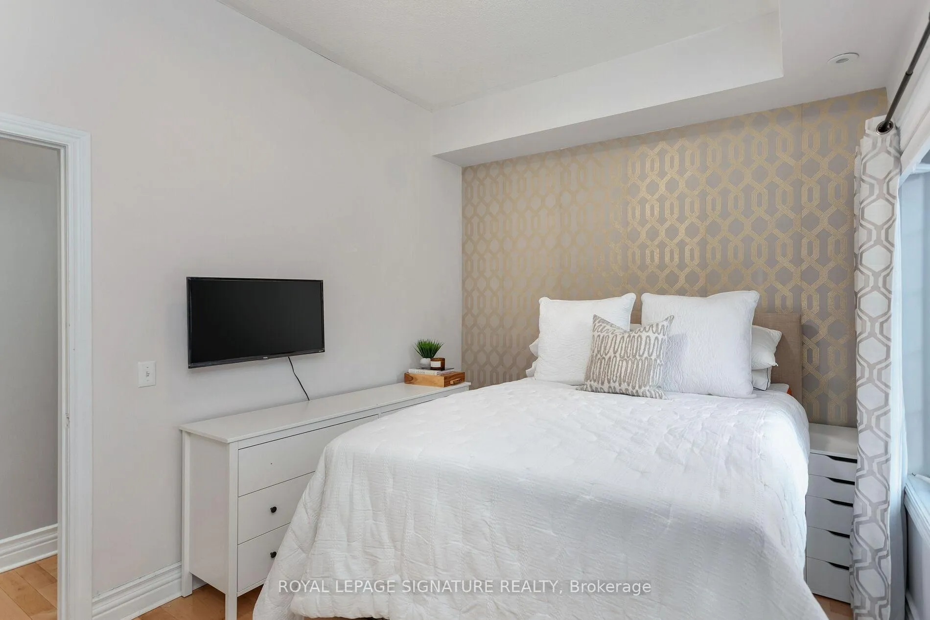 Photo 17 of Unit M8, 539 Jarvis Street, Toronto, North St. James Town — HOMEH