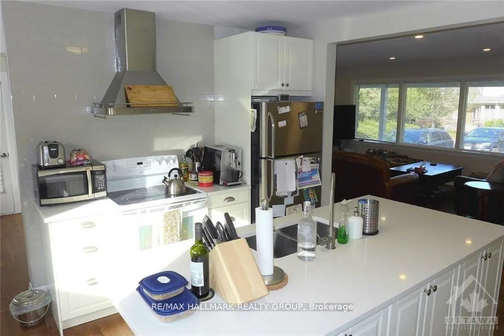 Photo 5 of 186 Balmoral Place, Ottawa, Faircrest Heights — HOMEH