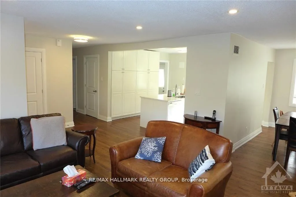 Photo 9 of 186 Balmoral Place, Ottawa, Faircrest Heights — HOMEH