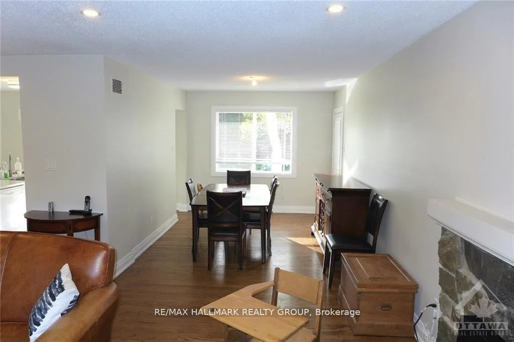 Photo 10 of 186 Balmoral Place, Ottawa, Faircrest Heights — HOMEH