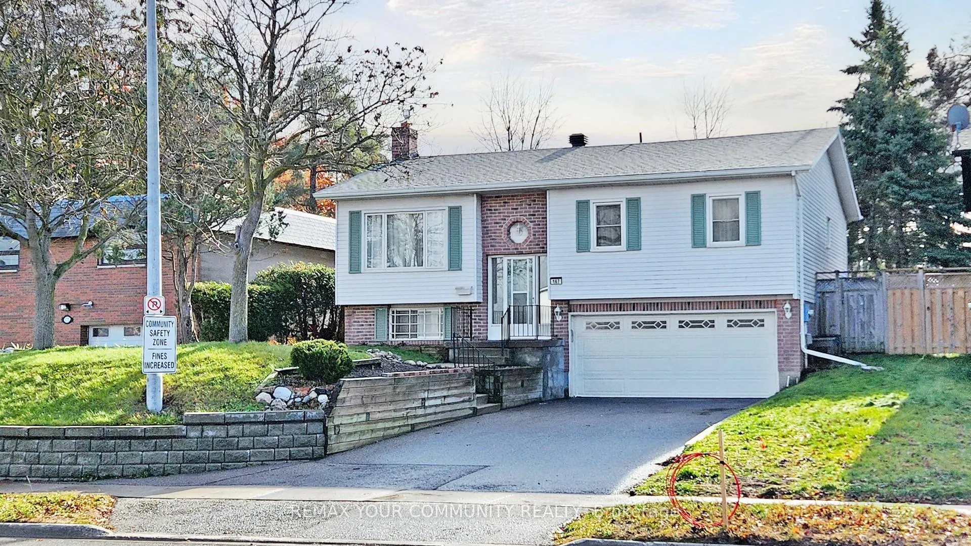 Photo 3 of 167 Little Avenue, Barrie, Allandale Heights — HOMEH