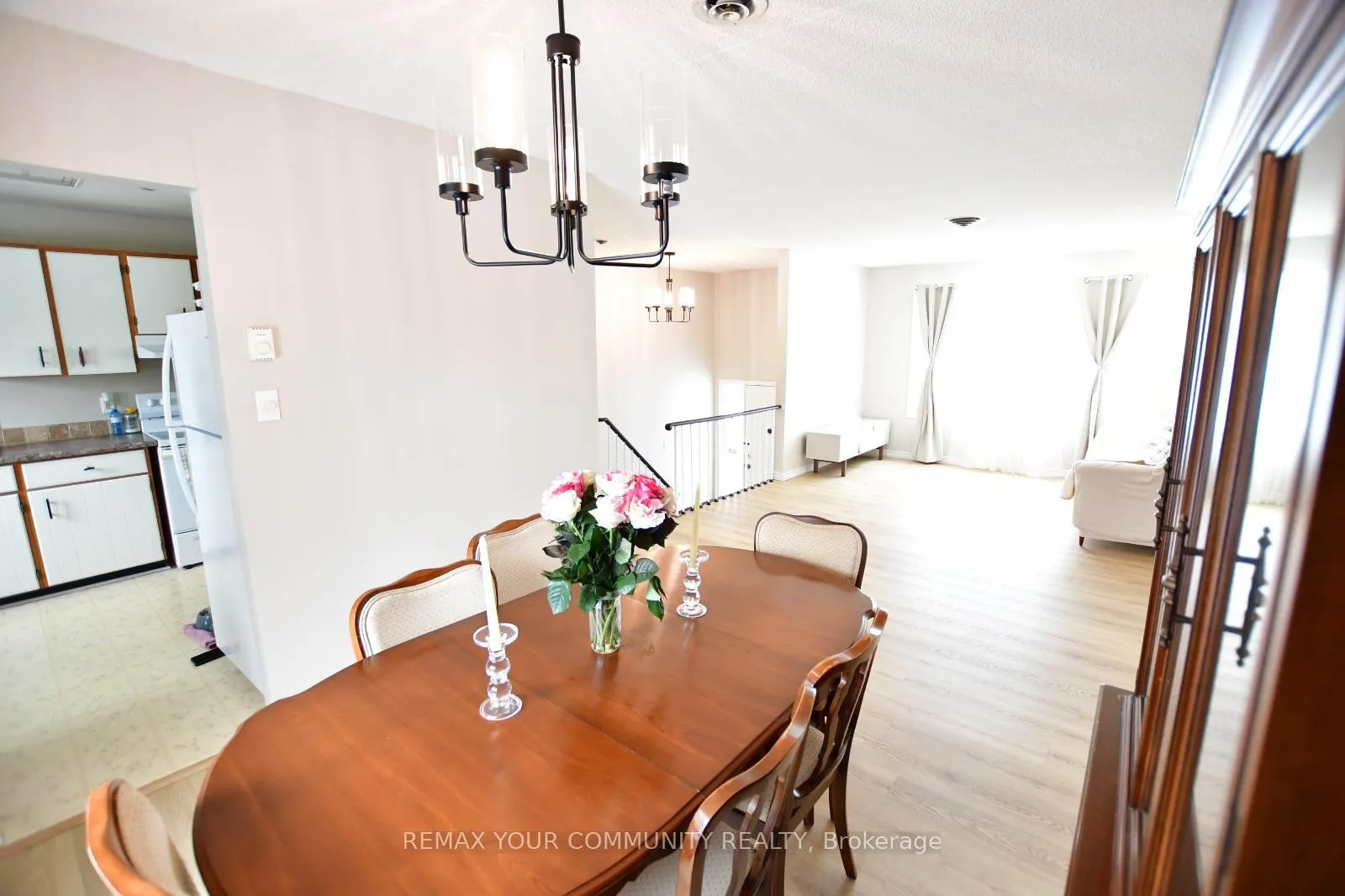 Photo 5 of 167 Little Avenue, Barrie, Allandale Heights — HOMEH