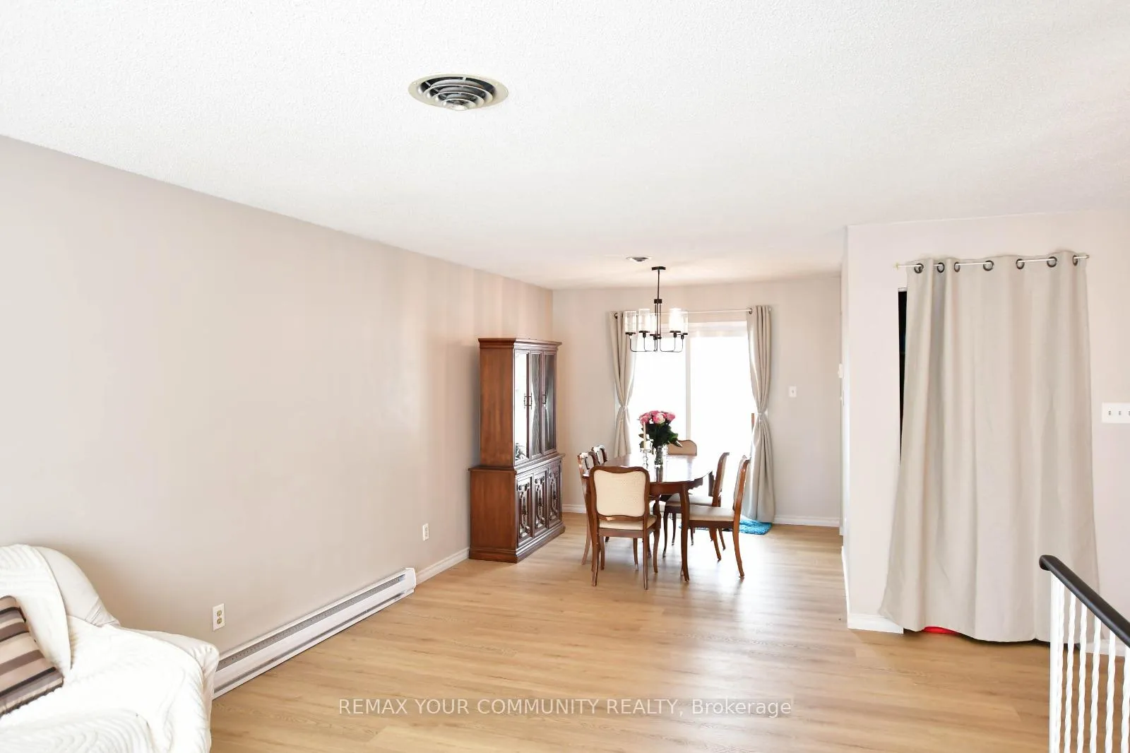 Photo 10 of 167 Little Avenue, Barrie, Allandale Heights — HOMEH