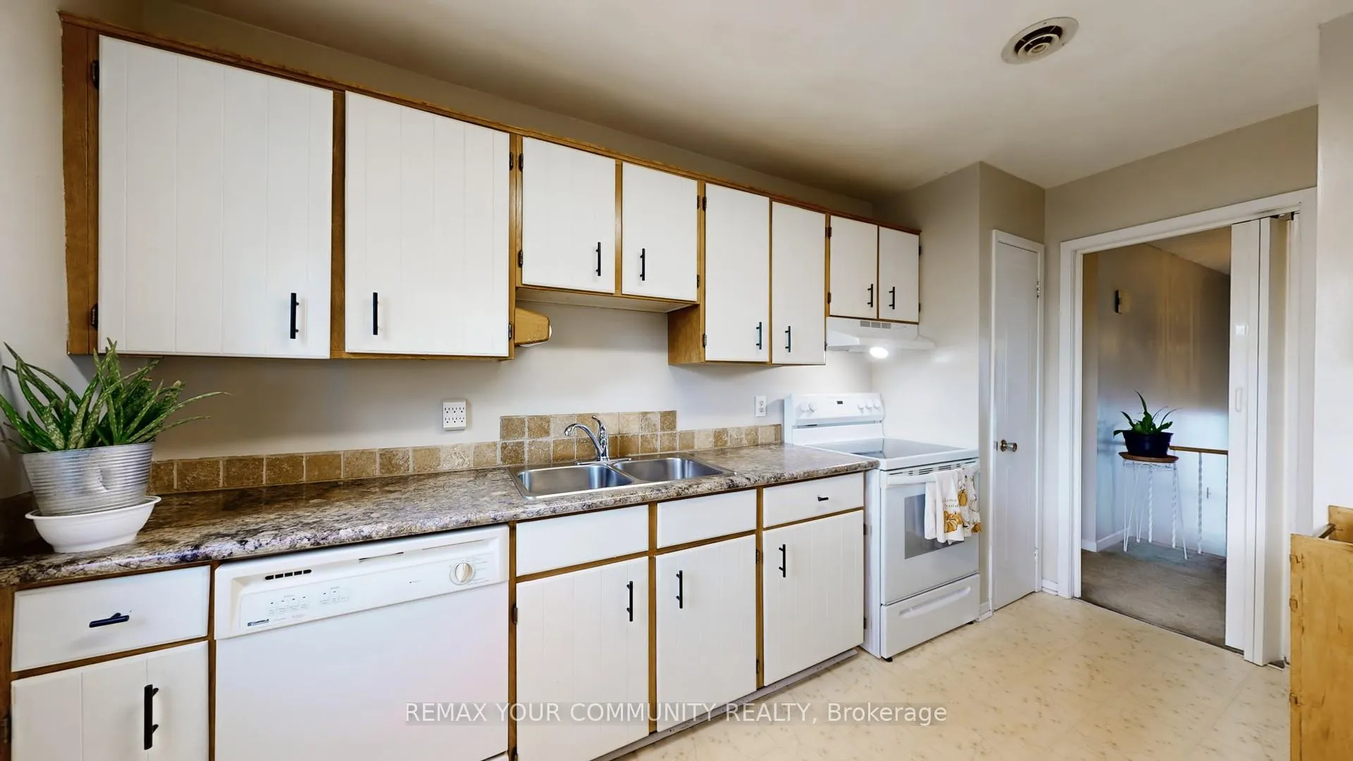 Photo 32 of 167 Little Avenue, Barrie, Allandale Heights — HOMEH