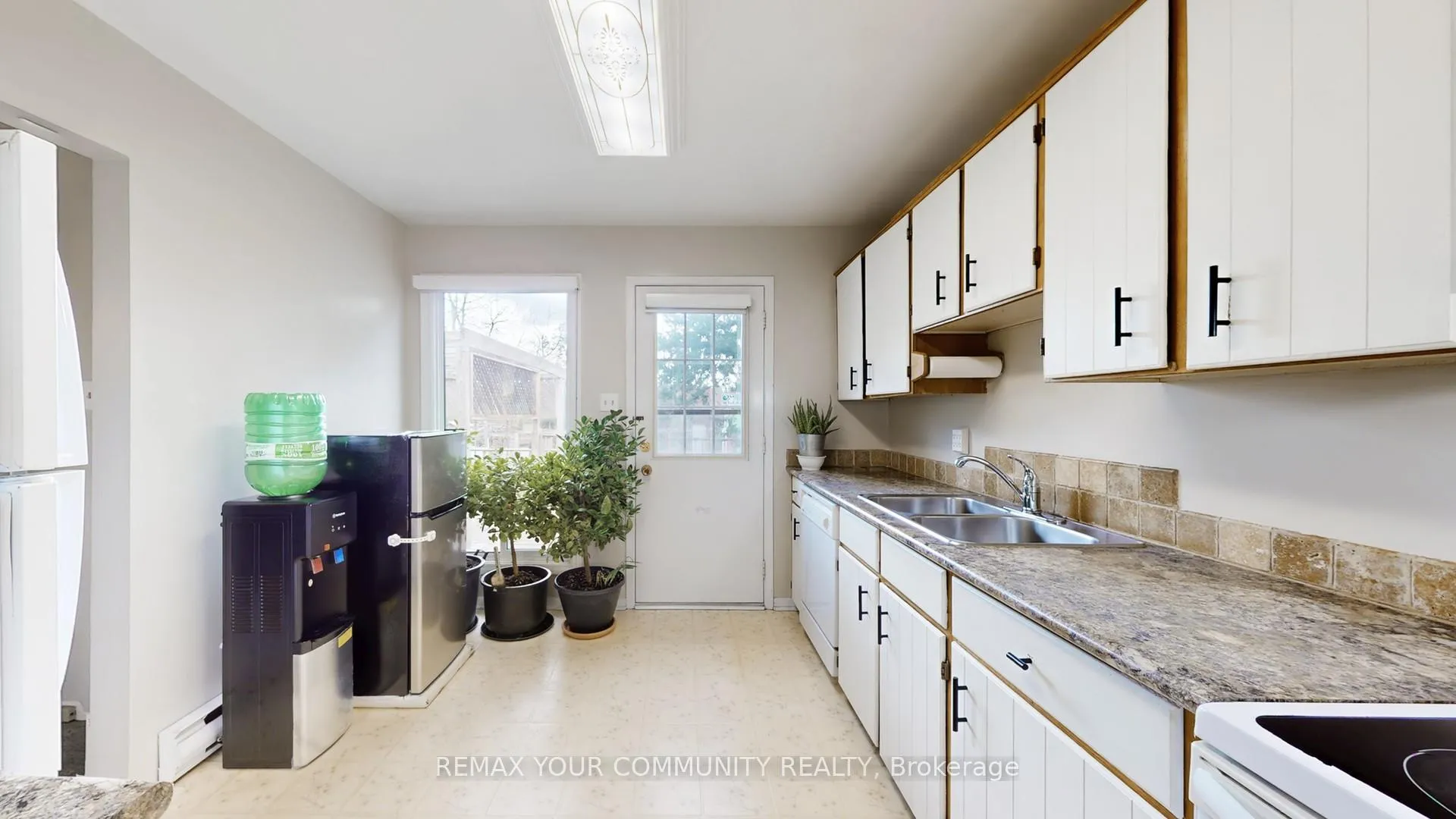 Photo 33 of 167 Little Avenue, Barrie, Allandale Heights — HOMEH