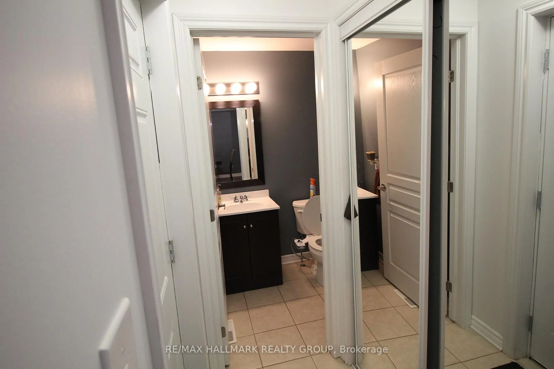 Photo 3 of 3617 Cambrian Road, Ottawa, Barrhaven - Half Moon Bay — HOMEH