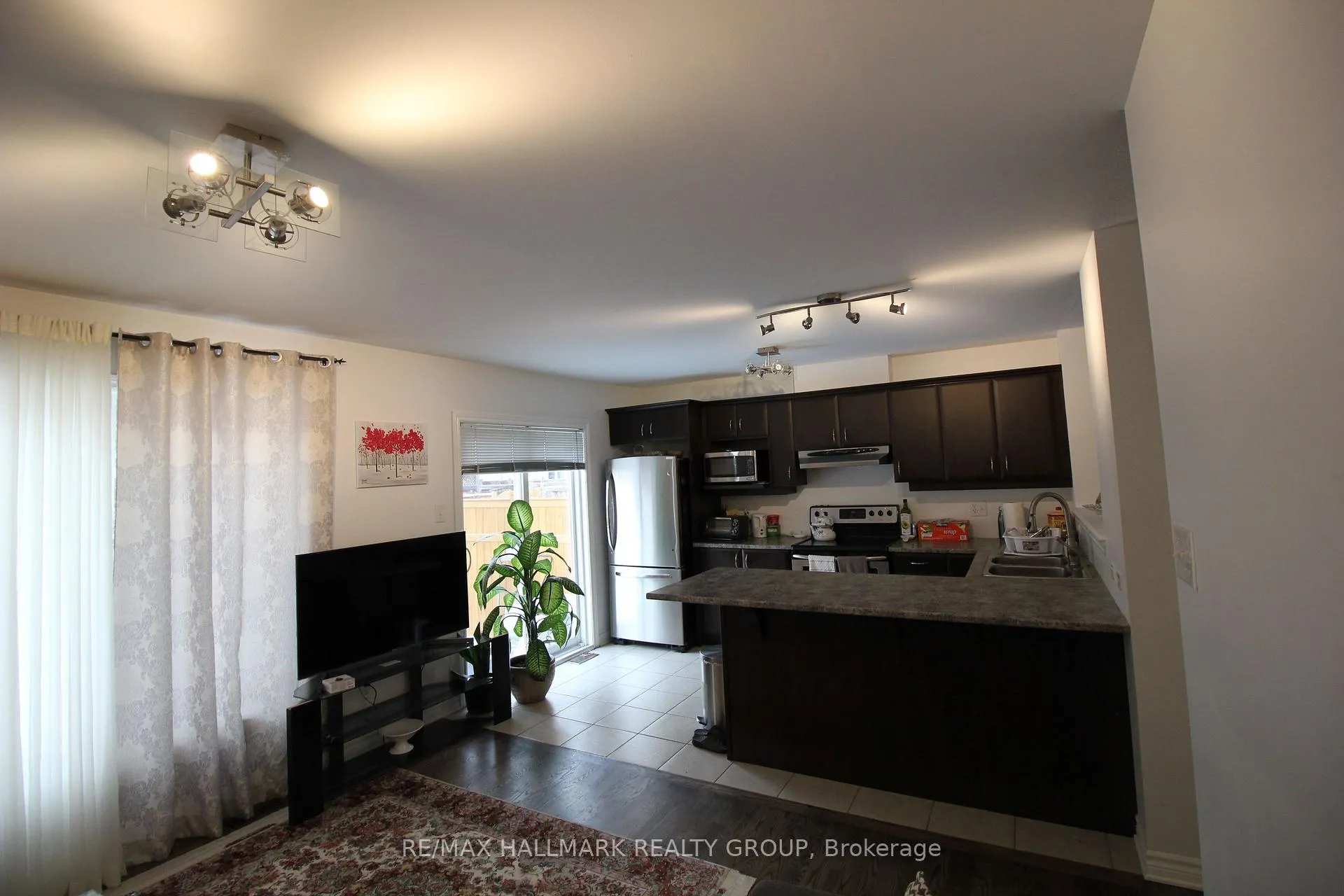 Photo 5 of 3617 Cambrian Road, Ottawa, Barrhaven - Half Moon Bay — HOMEH