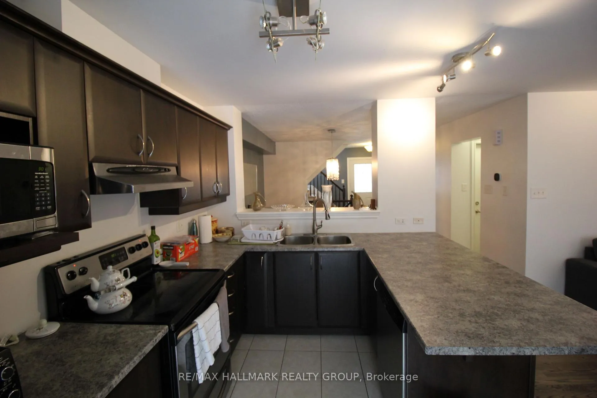 Photo 8 of 3617 Cambrian Road, Ottawa, Barrhaven - Half Moon Bay — HOMEH