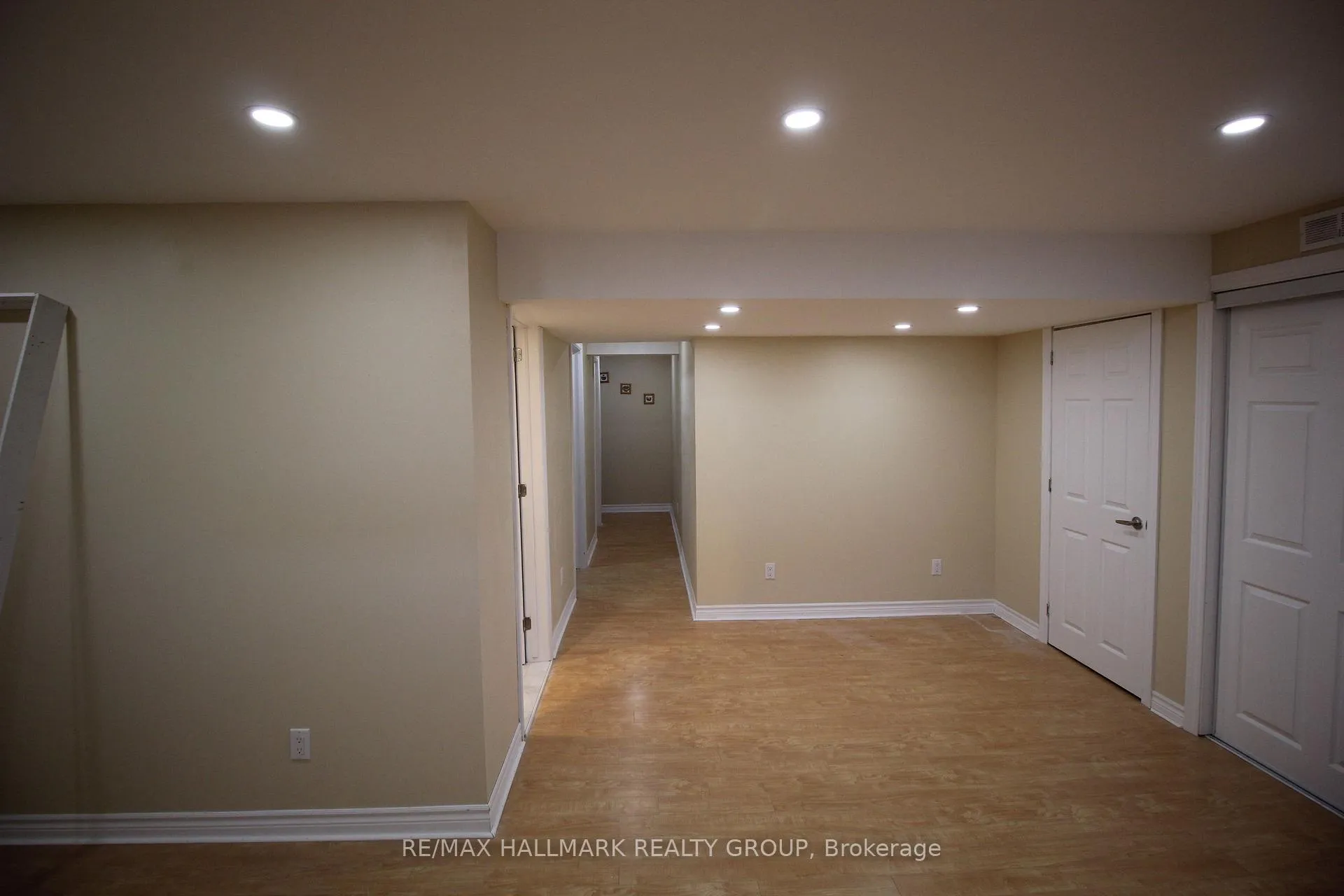 Photo 10 of 3617 Cambrian Road, Ottawa, Barrhaven - Half Moon Bay — HOMEH