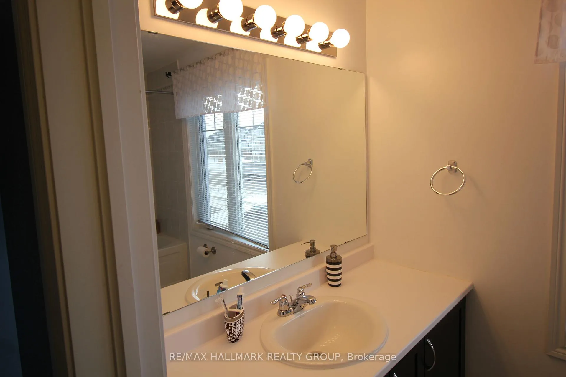 Photo 11 of 3617 Cambrian Road, Ottawa, Barrhaven - Half Moon Bay — HOMEH
