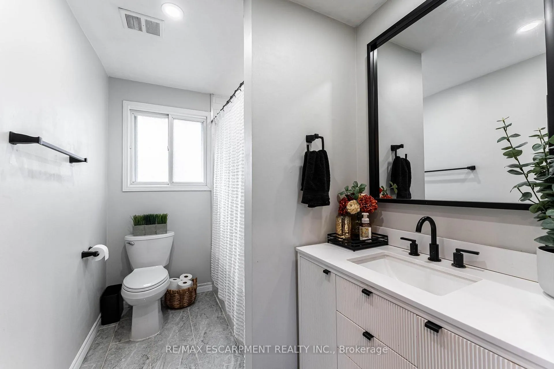 Photo 11 of 55 Juanita Drive, Hamilton, Westcliffe — HOMEH