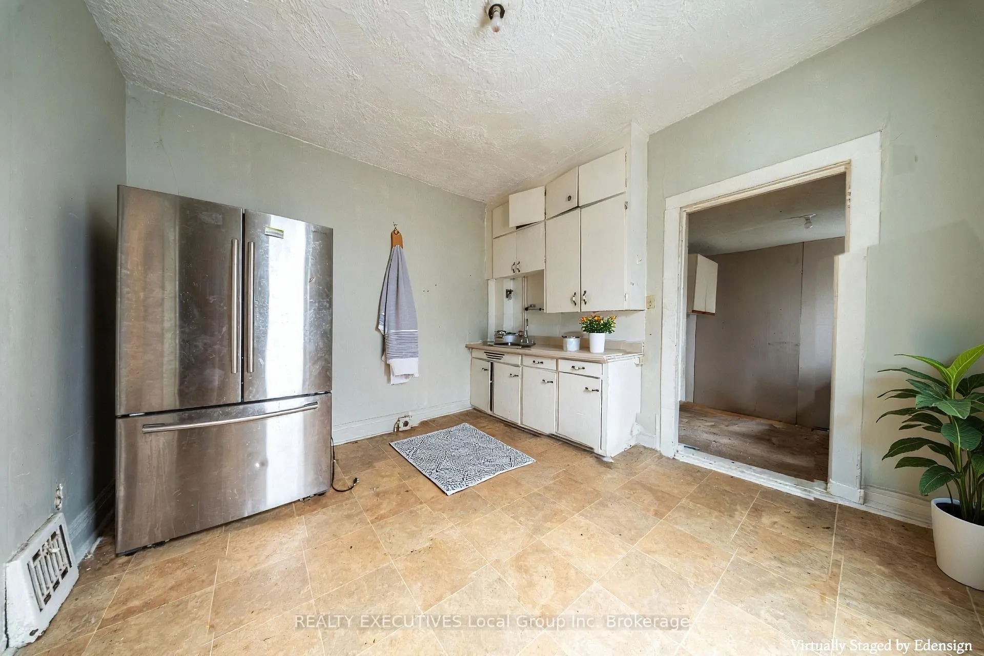 Photo 8 of 997 Hammond Street, North Bay, Central — HOMEH
