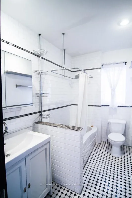 Photo 8 of Unit 2, 76 Orchard View Boulevard, Toronto, Yonge-Eglinton — HOMEH