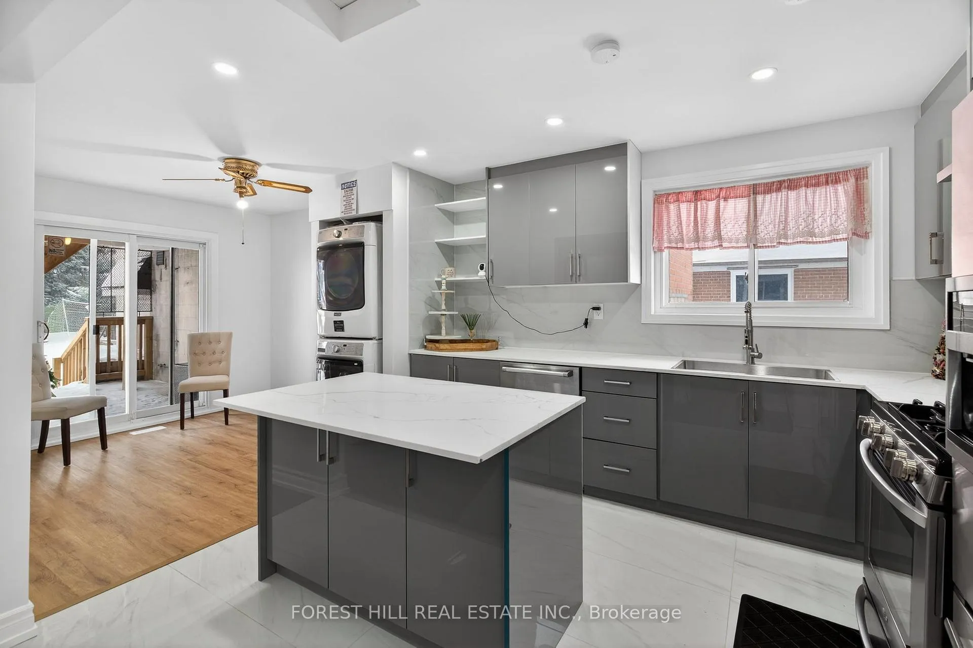 Photo 5 of 81 Taysham Crescent, Etobicoke, Thistletown-Beaumonde Heights — HOMEH