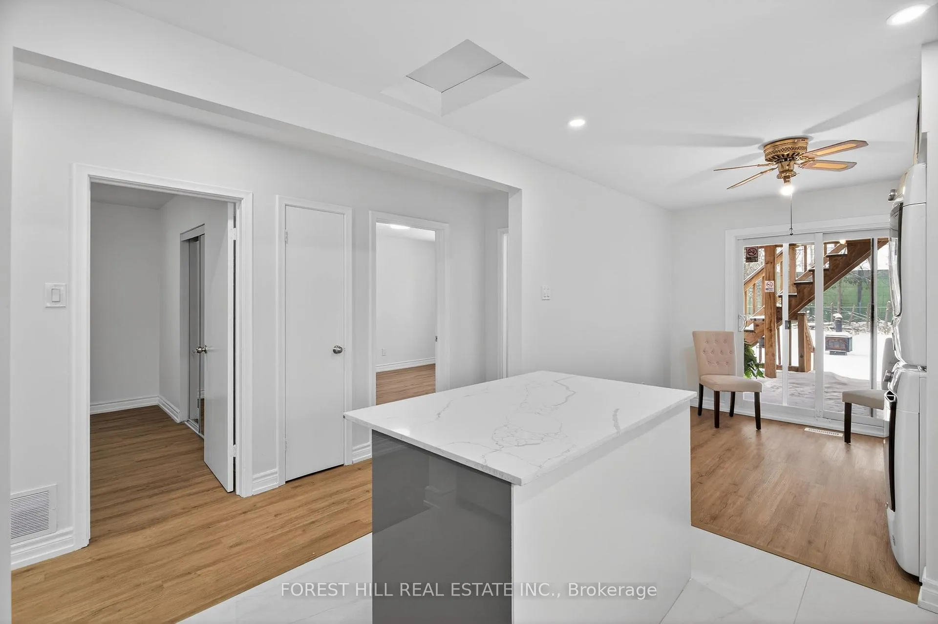 Photo 12 of 81 Taysham Crescent, Etobicoke, Thistletown-Beaumonde Heights — HOMEH